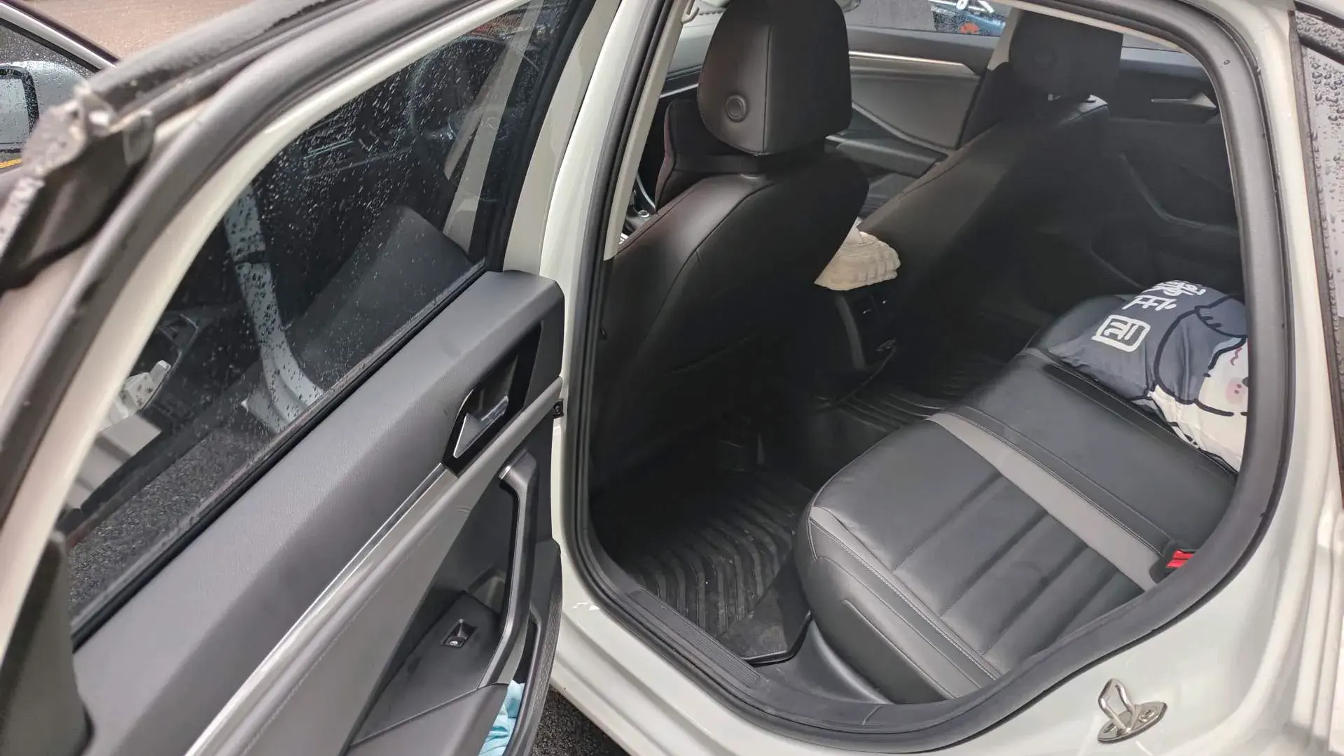 2022 VOLKSWAGEN SAGITAR thumbnail 3