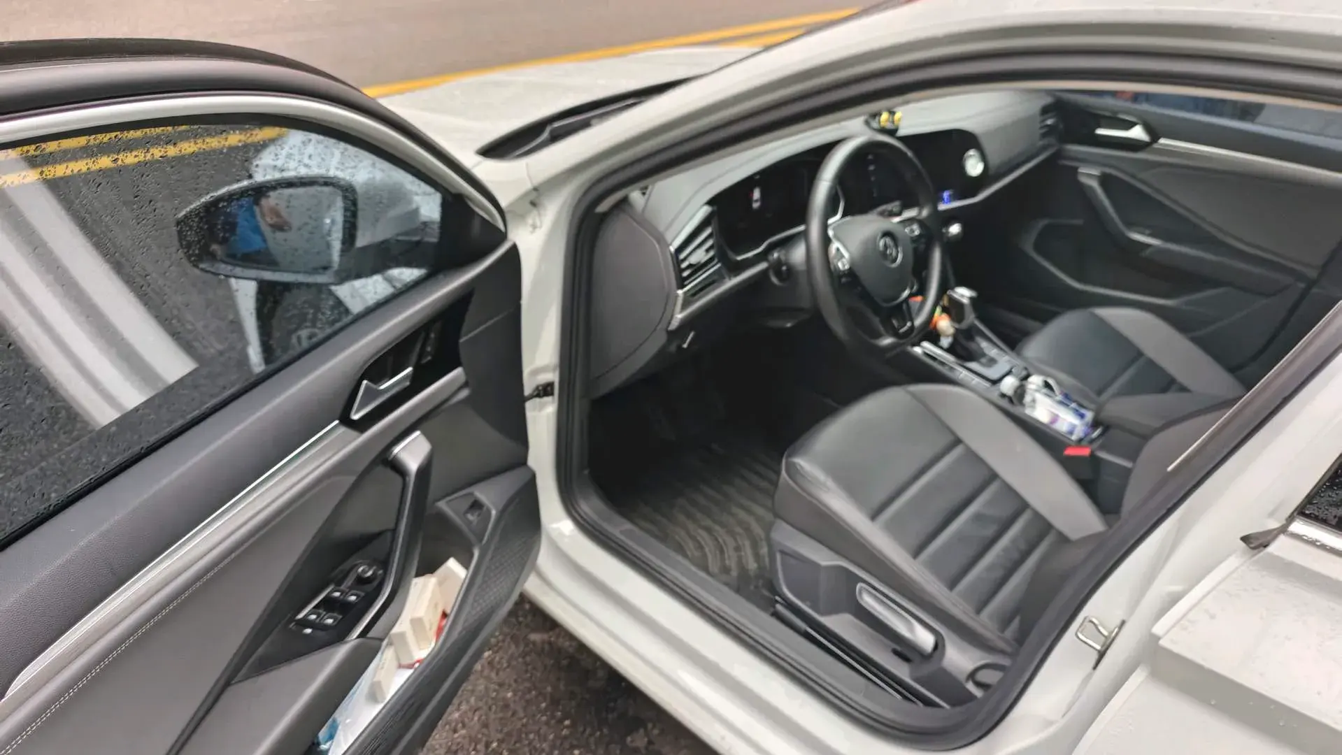 2022 VOLKSWAGEN SAGITAR thumbnail 4