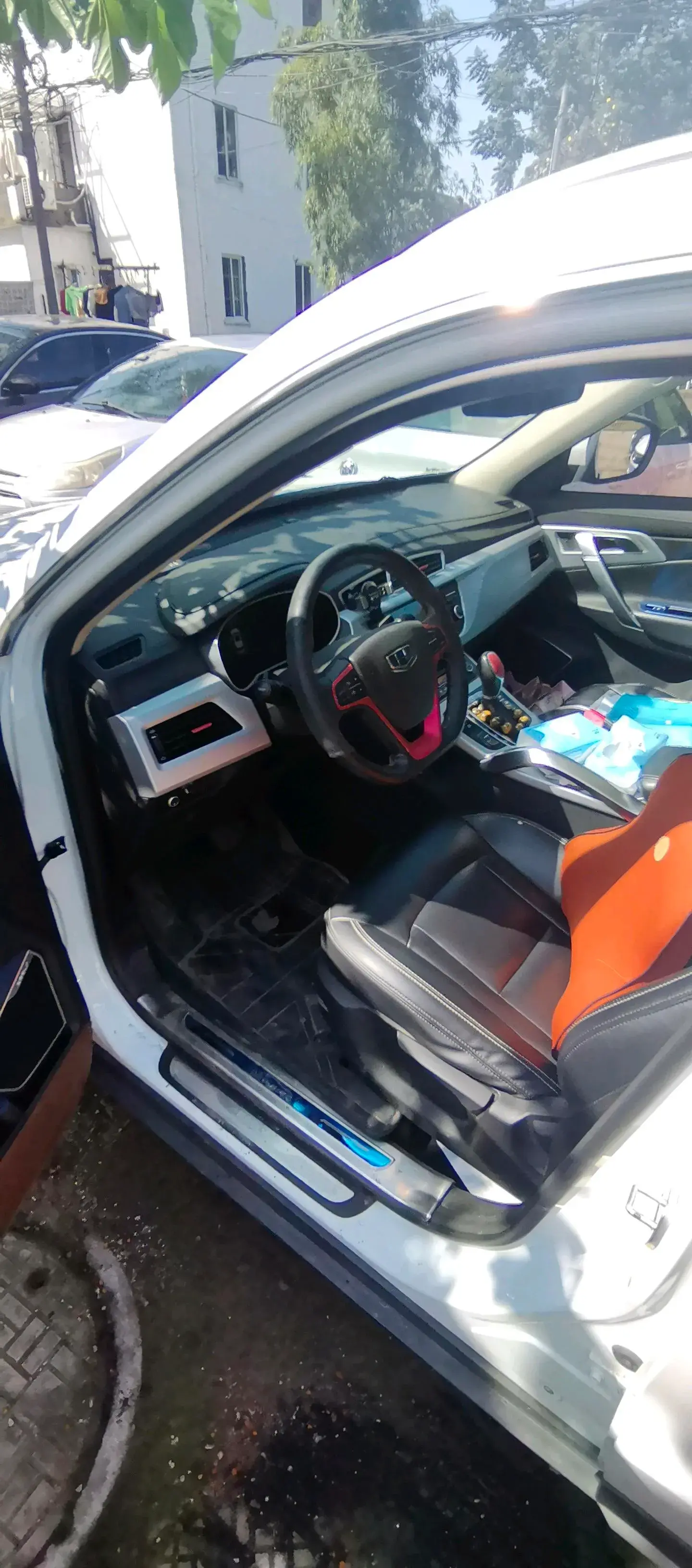 2017 GEELY EMGRAND thumbnail 3