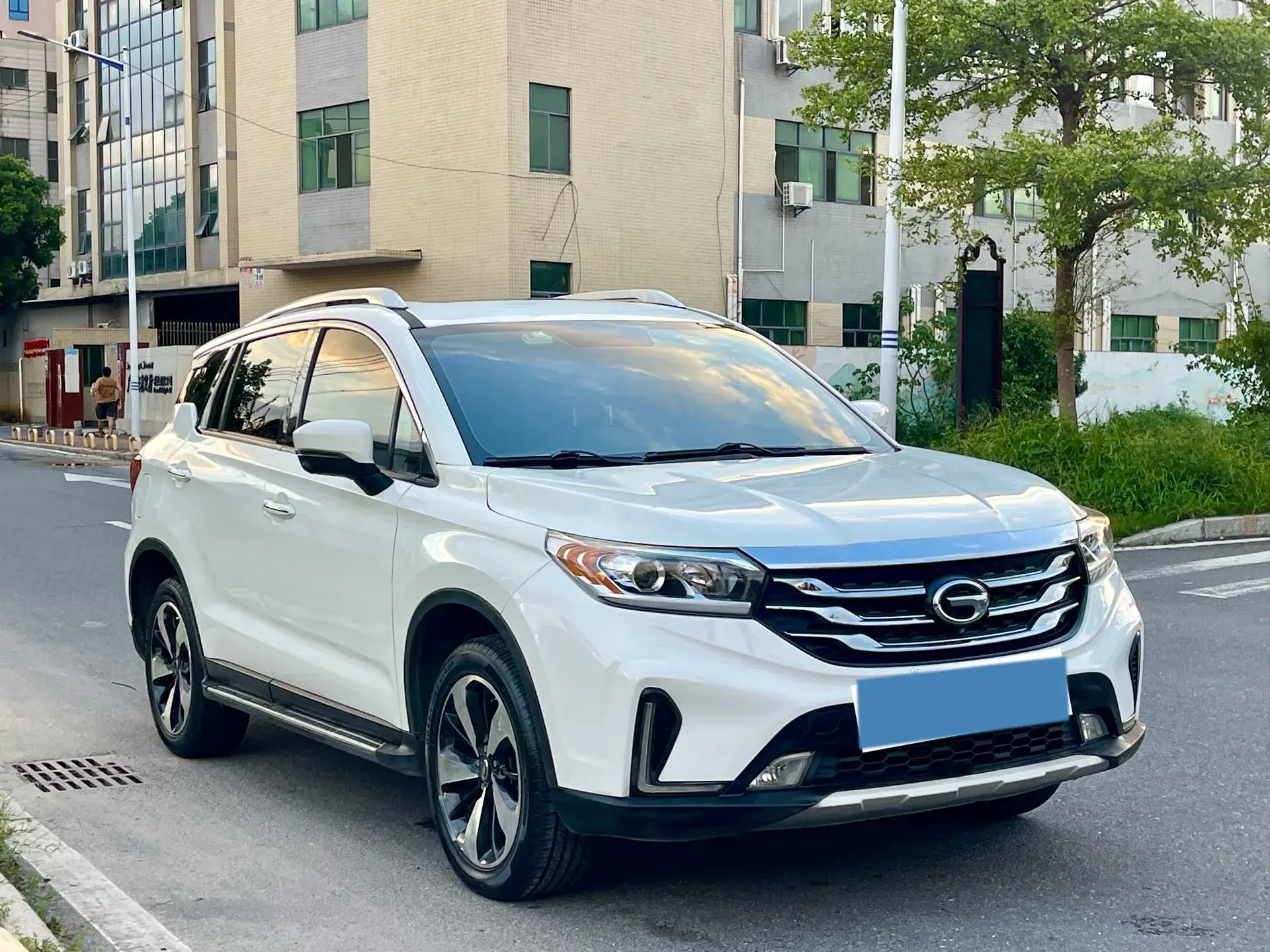 2018 GAC TRUMPCHI thumbnail 3
