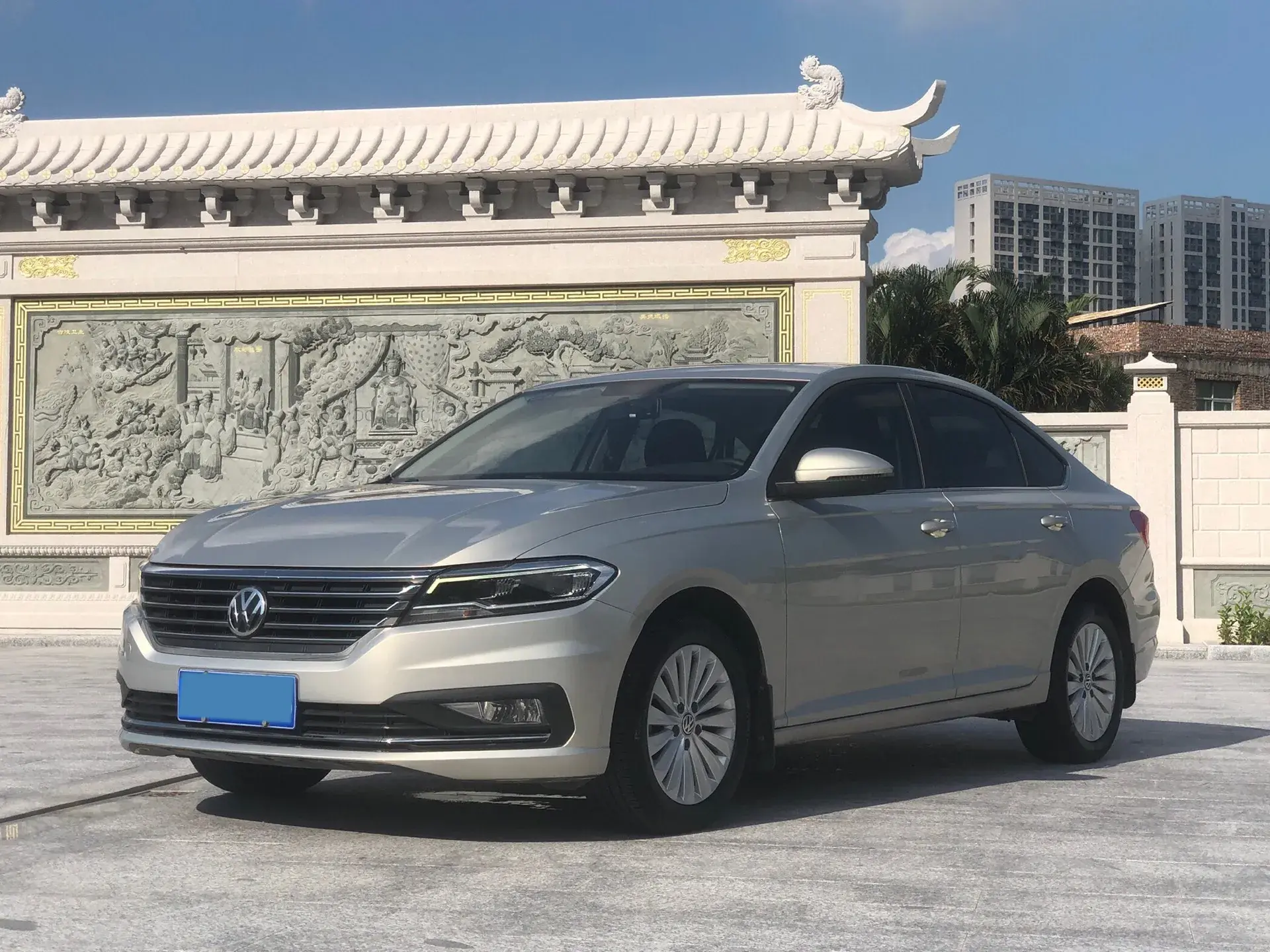 2018 VOLKSWAGEN LAVIDA view 1