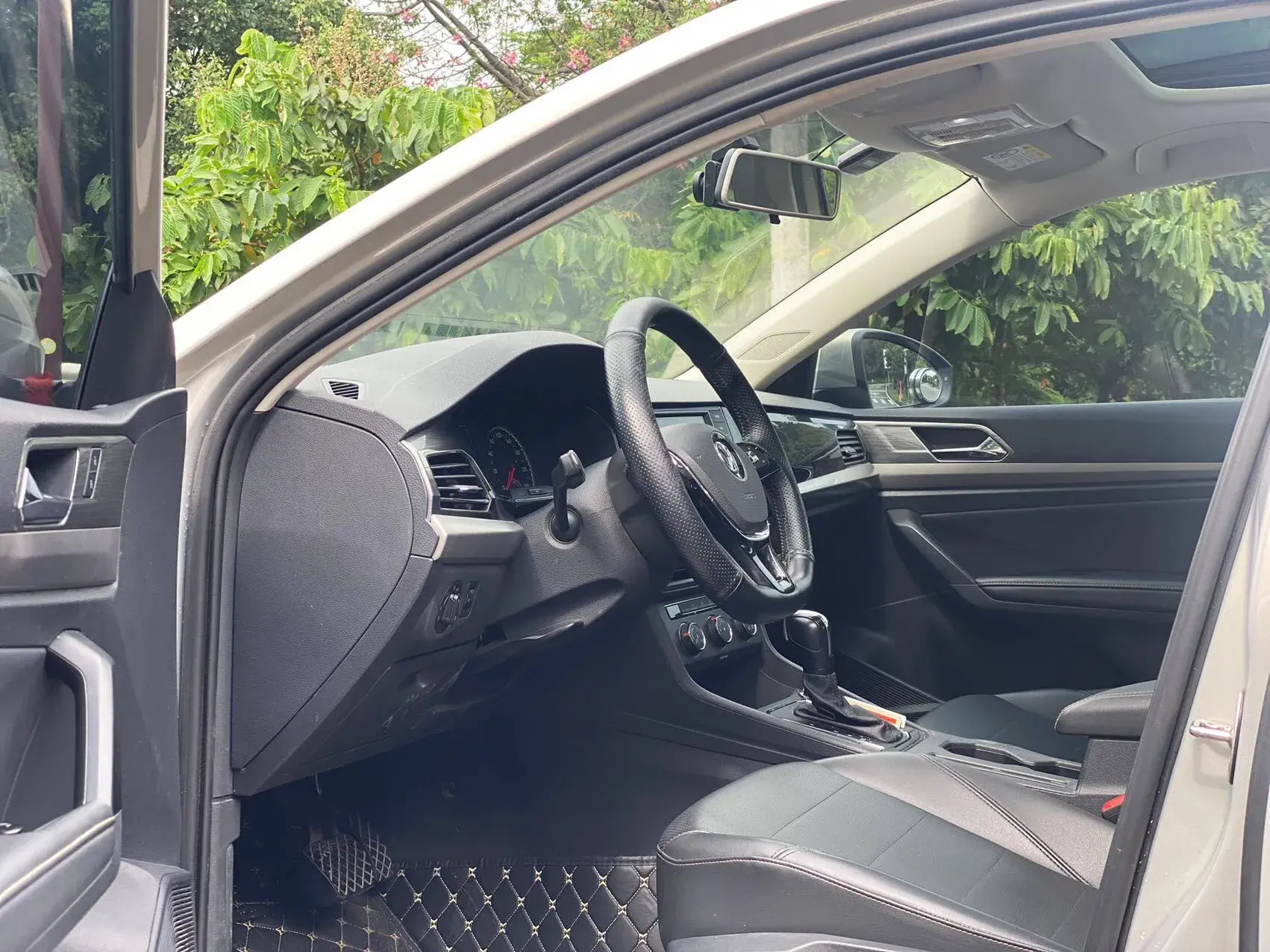 2018 VOLKSWAGEN LAVIDA thumbnail 4