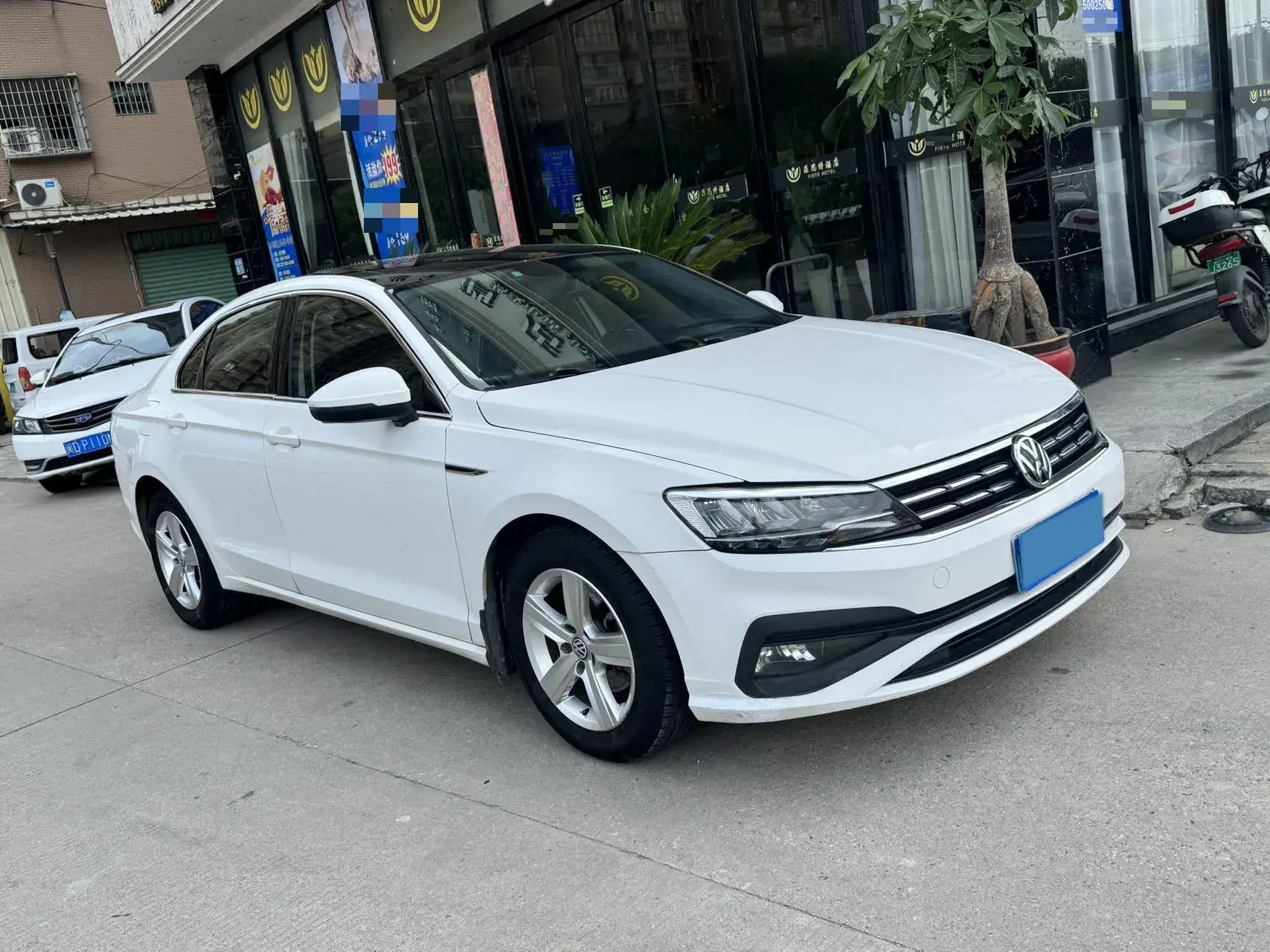 2019 VOLKSWAGEN LAMANDO thumbnail 3