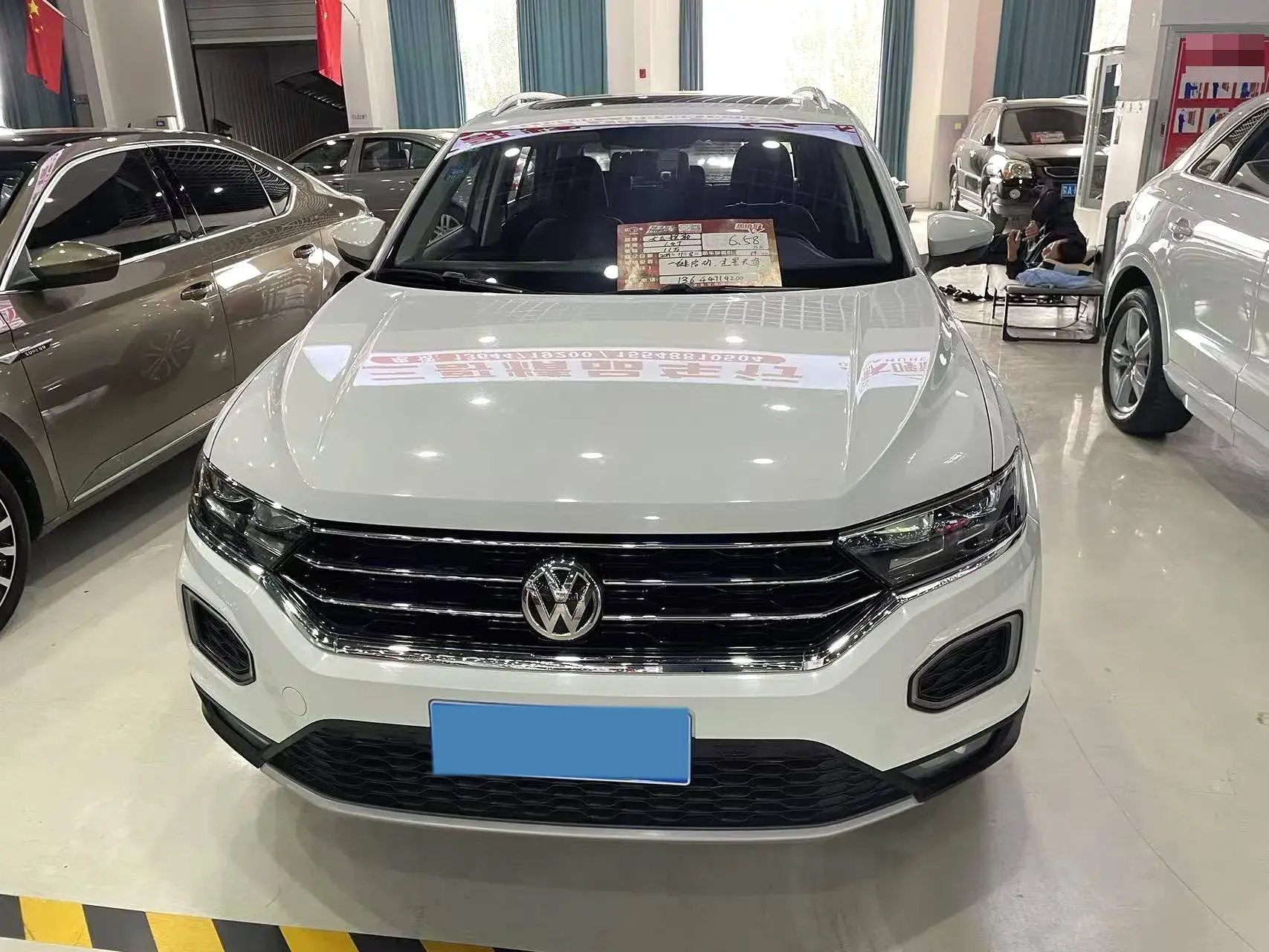 2018 VOLKSWAGEN T-ROC thumbnail 2
