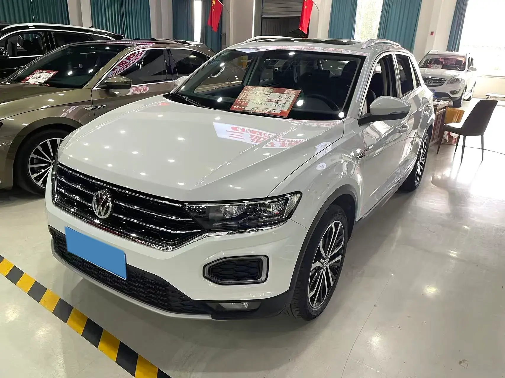 2018 VOLKSWAGEN T-ROC view 1