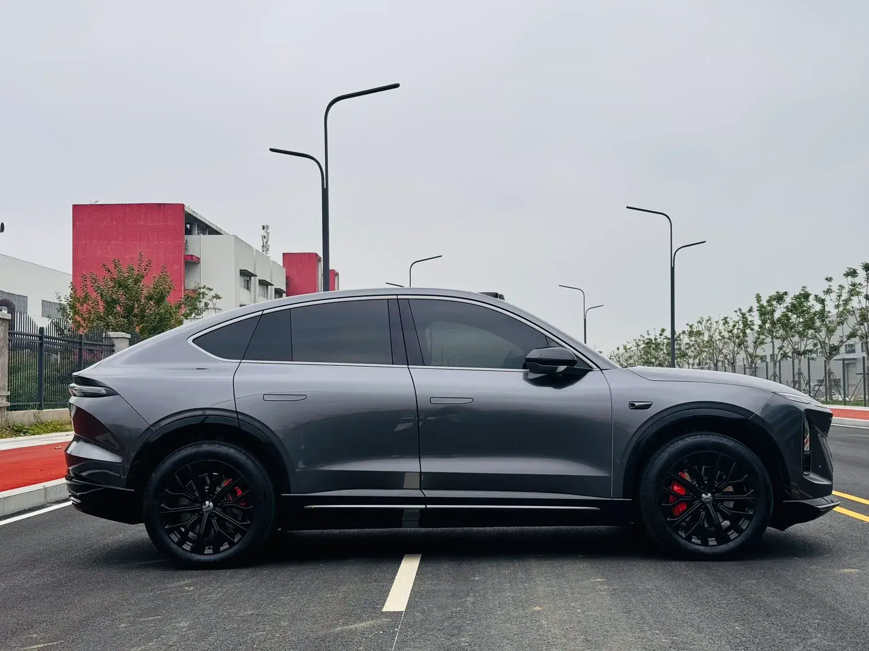 2025 NIO EC6 thumbnail 4