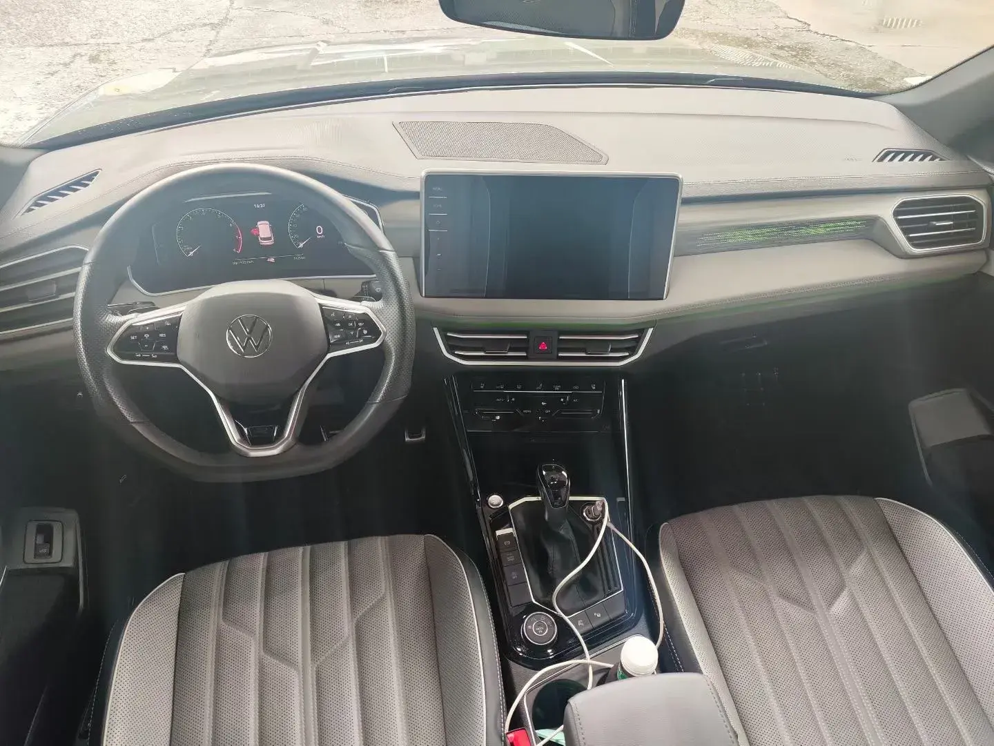 2023 VOLKSWAGEN TAYRON thumbnail 4