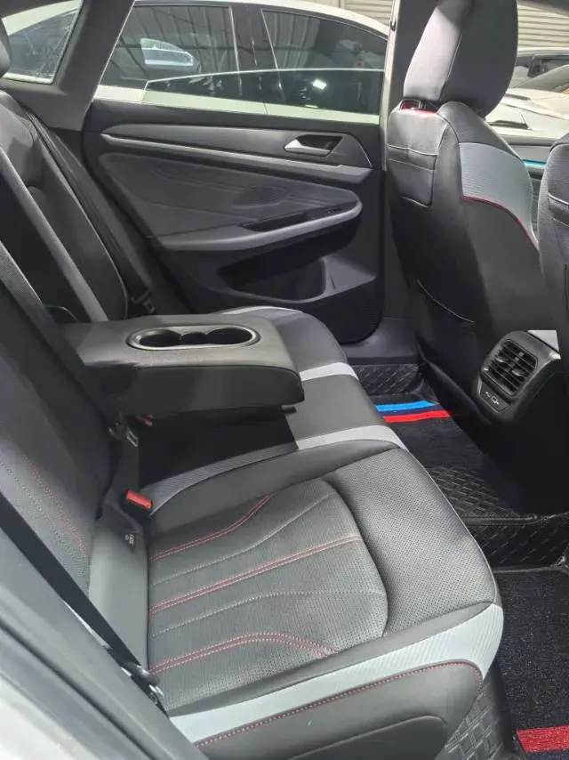 2023 VOLKSWAGEN LAMANDO thumbnail 4