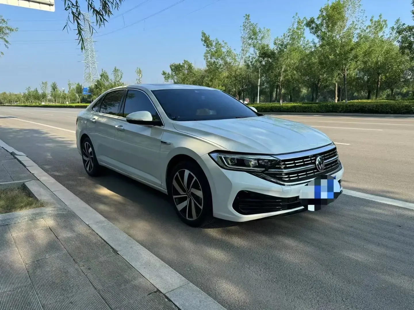 2023 VOLKSWAGEN SAGITAR thumbnail 3