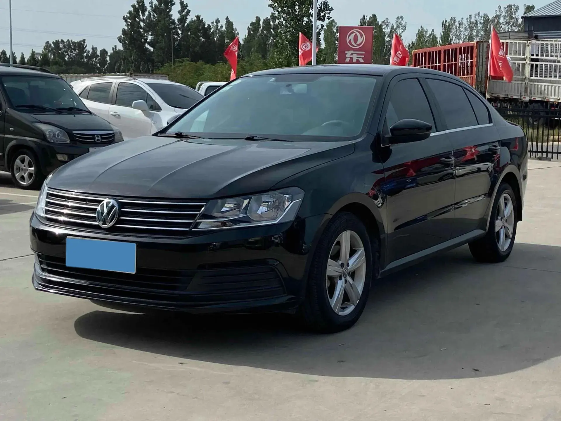 2017 VOLKSWAGEN LAVIDA view 1