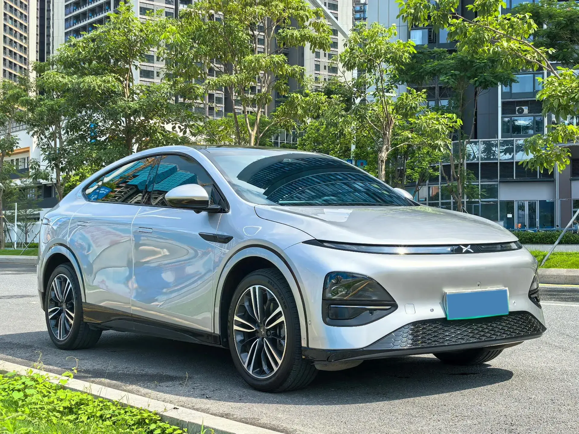 2023 XPENG G6 thumbnail 3