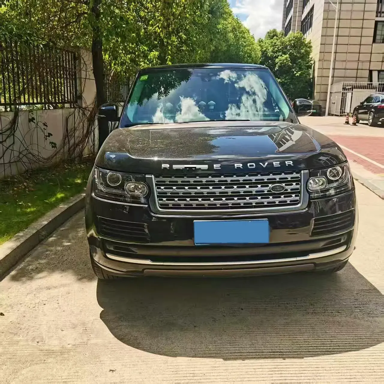 2017 LAND ROVER thumbnail 2