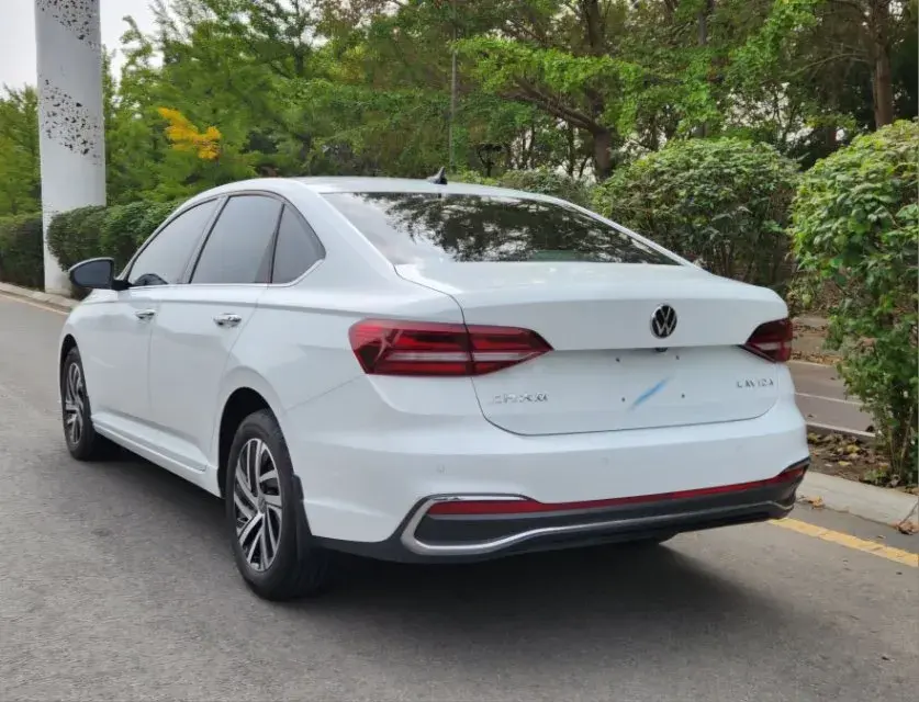 2023 VOLKSWAGEN LAVIDA thumbnail 4