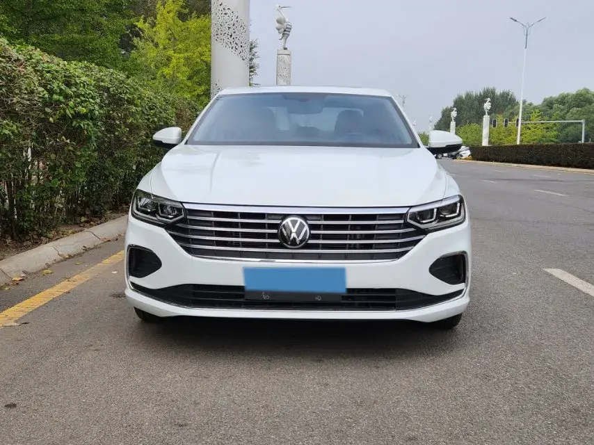 2023 VOLKSWAGEN LAVIDA thumbnail 2