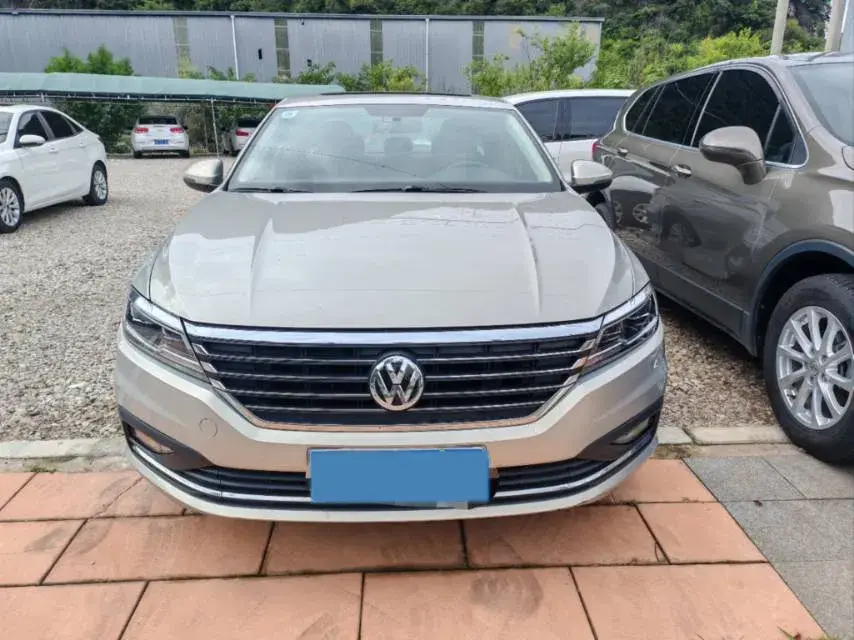 2018 VOLKSWAGEN LAVIDA thumbnail 3