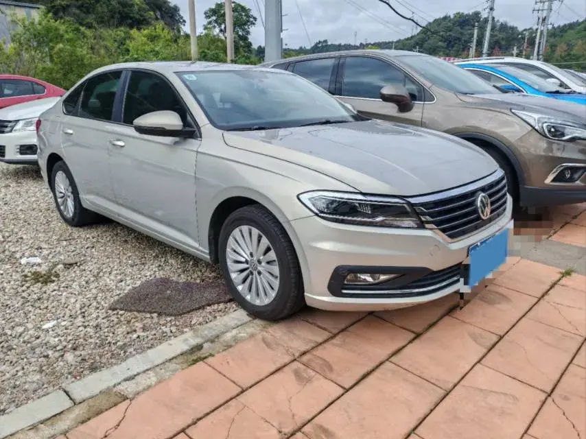 2018 VOLKSWAGEN LAVIDA thumbnail 2