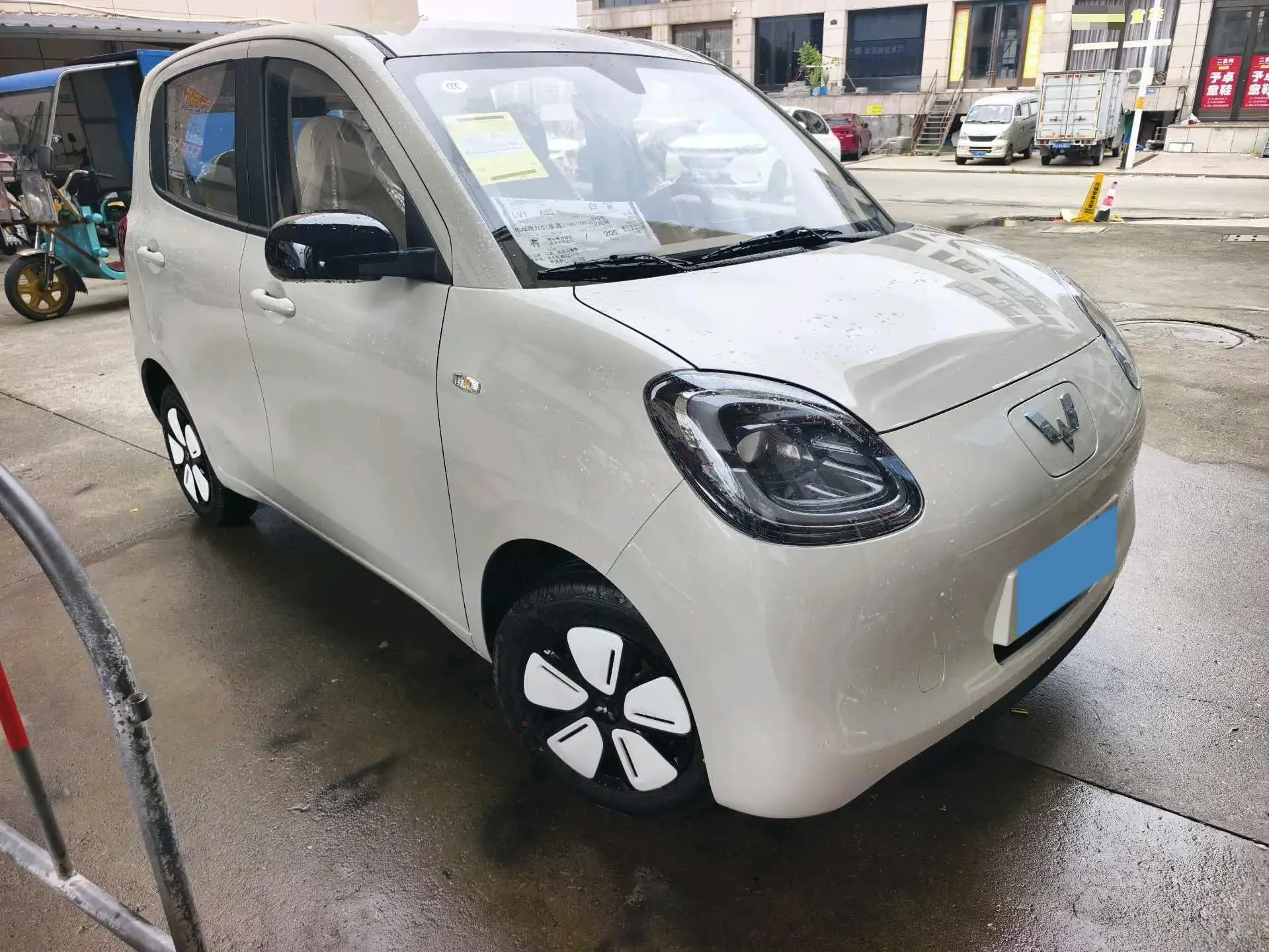 2025 WULING HONGGUANG thumbnail 3