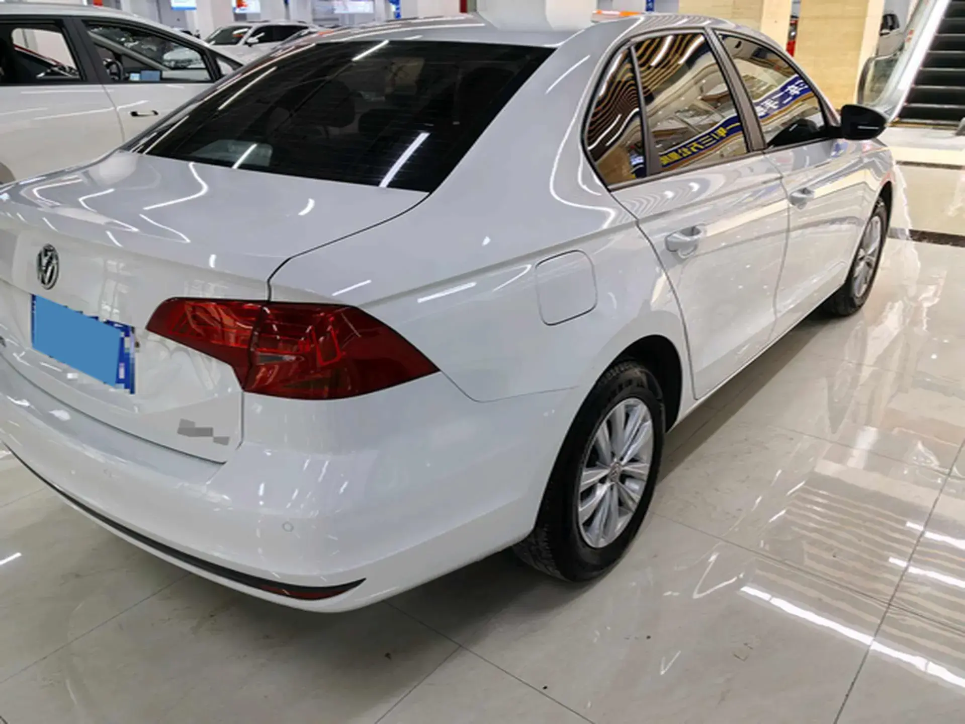 2018 VOLKSWAGEN BORA thumbnail 2