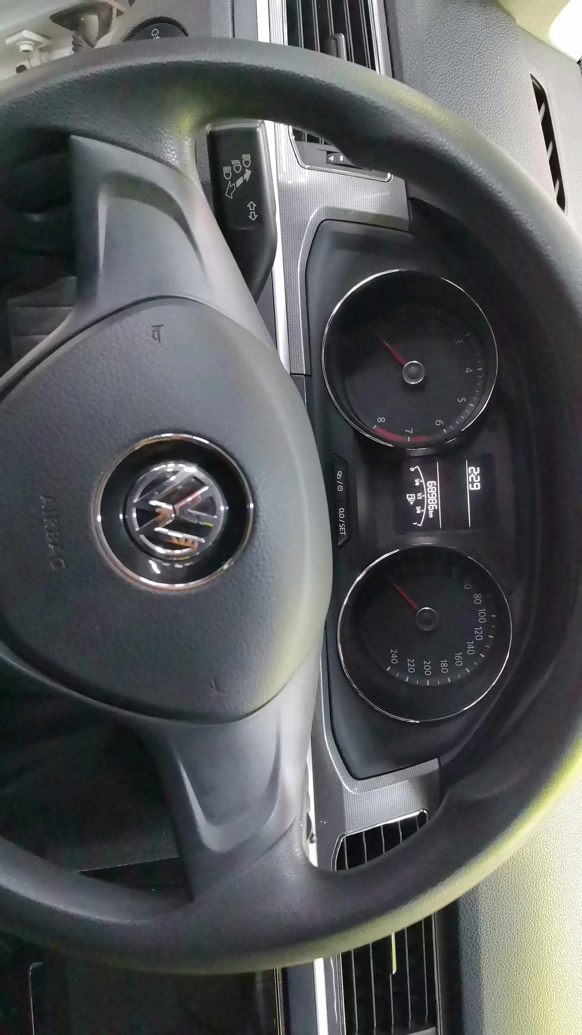 2018 VOLKSWAGEN BORA thumbnail 4