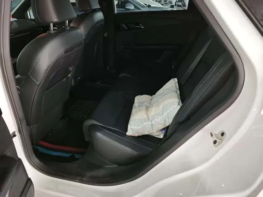 2023 MG MG4 thumbnail 4