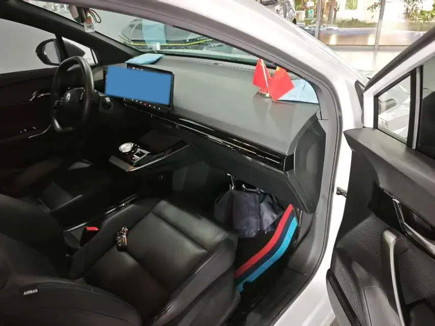 2023 MG MG4 thumbnail 3