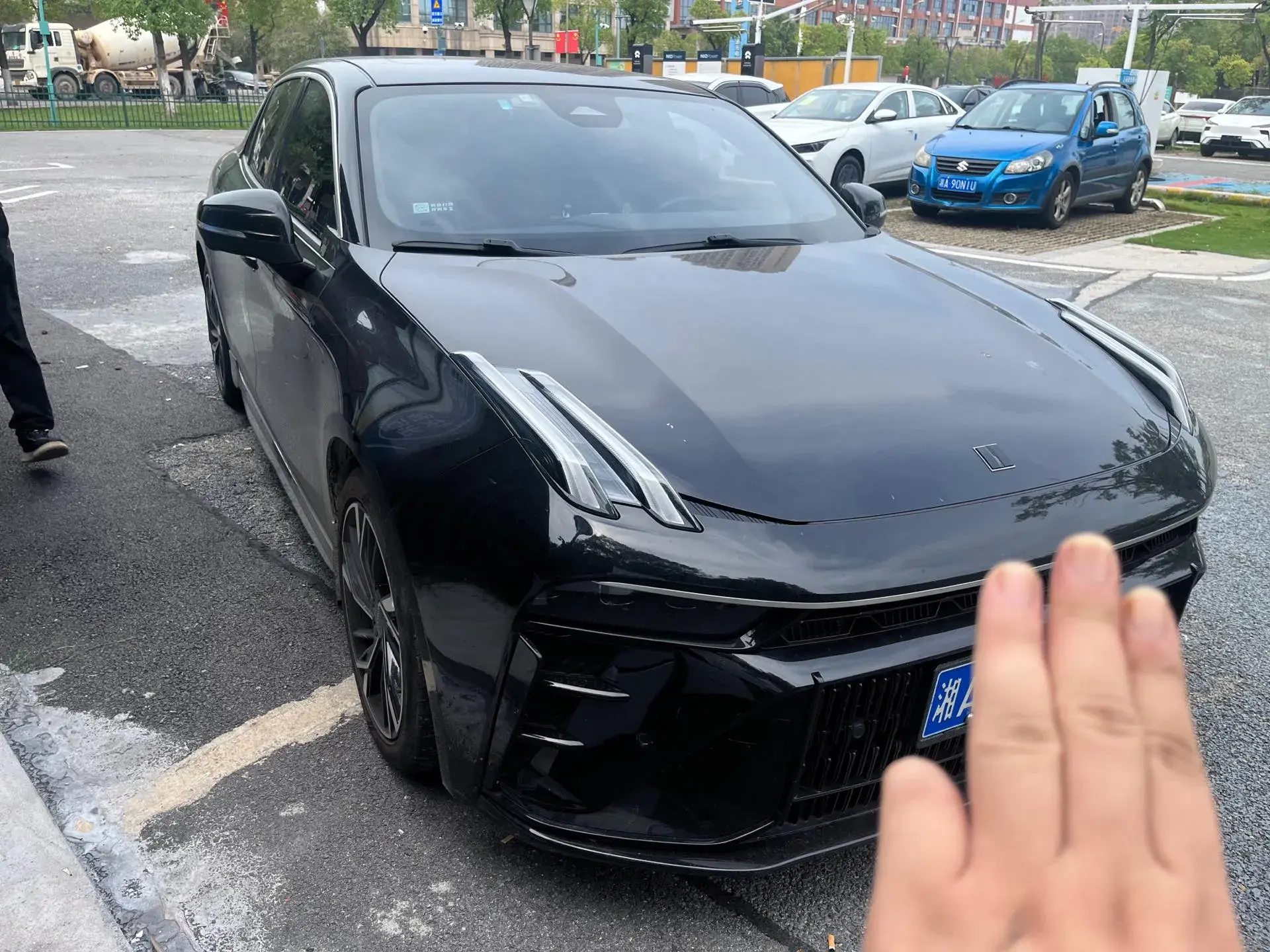 2023 LYNK&CO 03 thumbnail 3