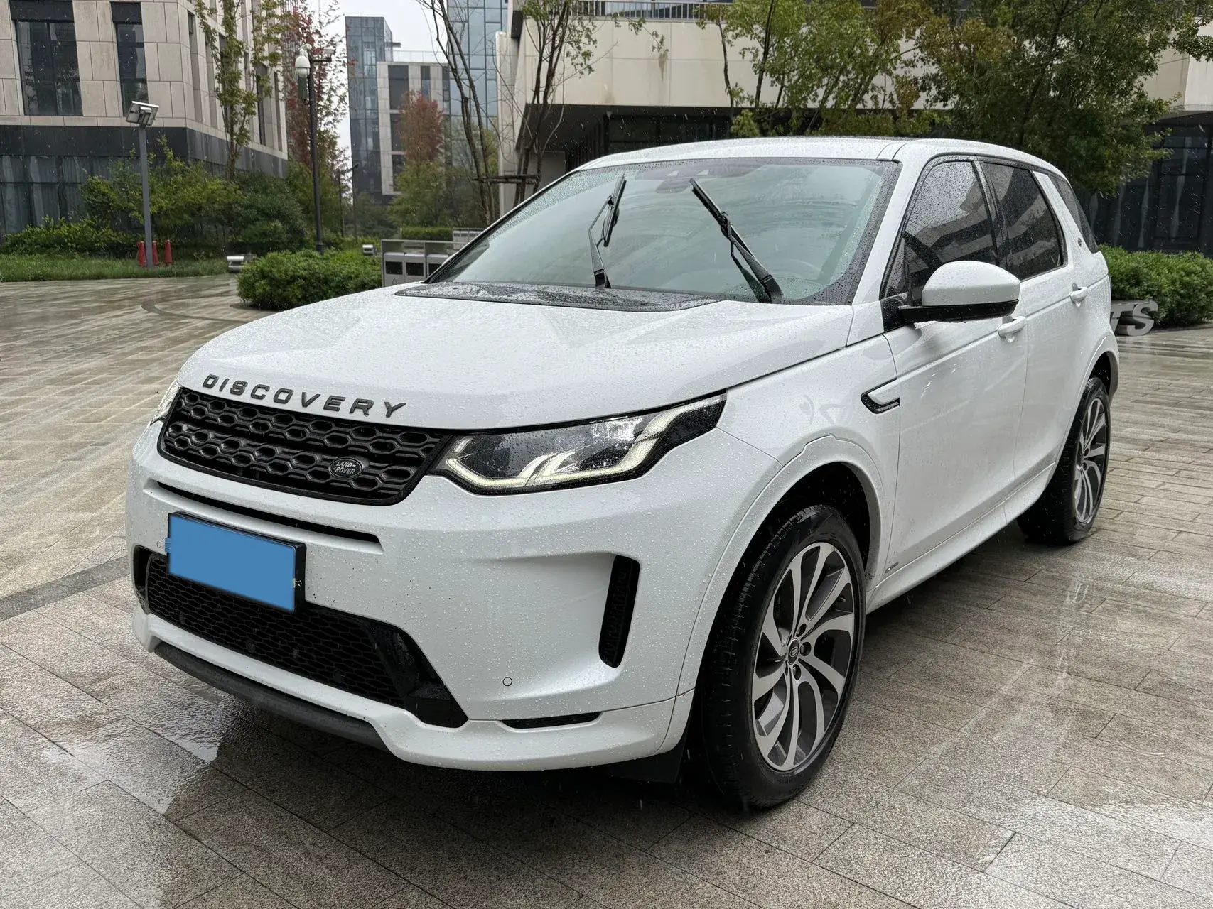 2020 LAND ROVER view 1