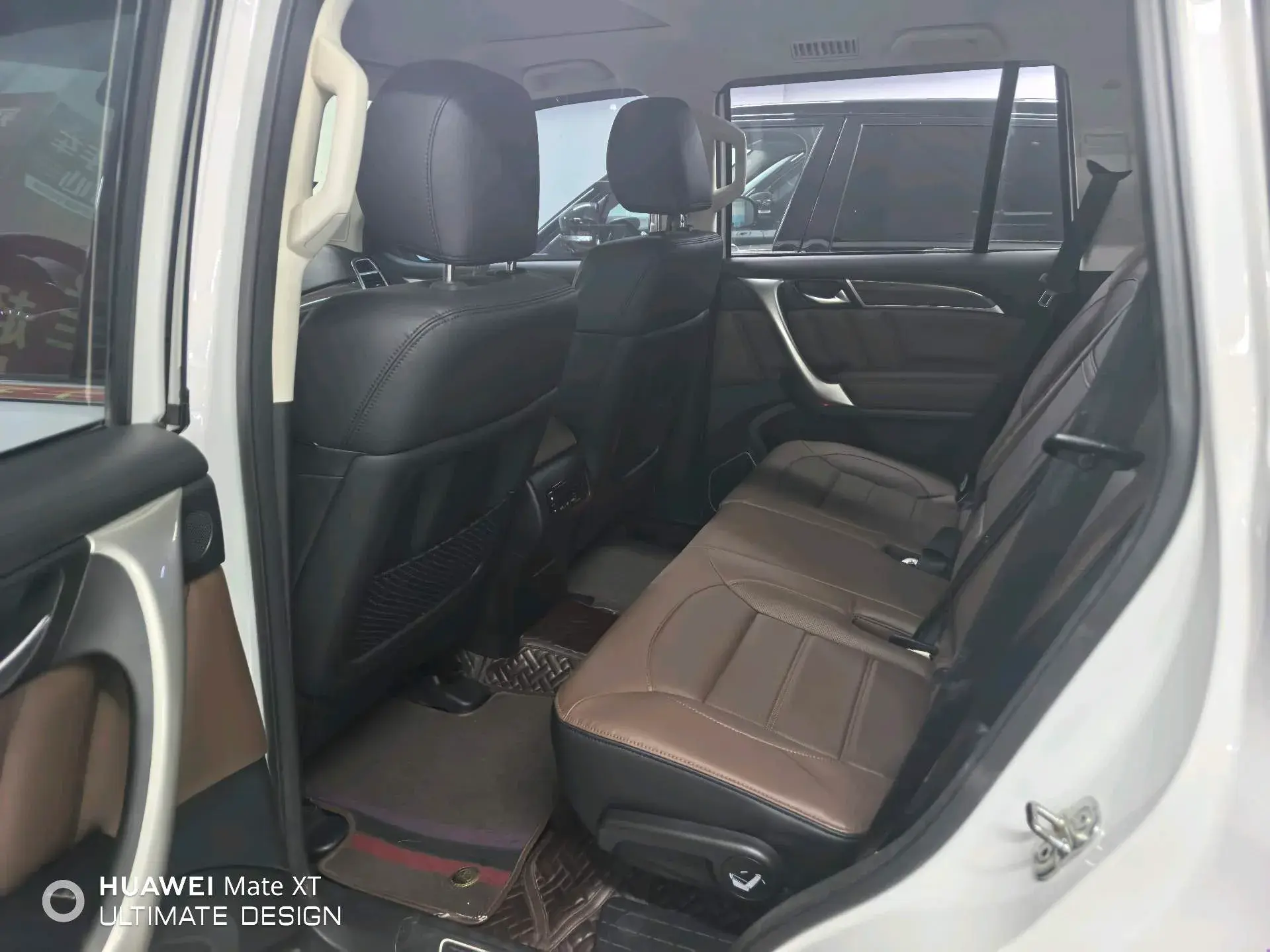 2017 HAVAL H9 thumbnail 4