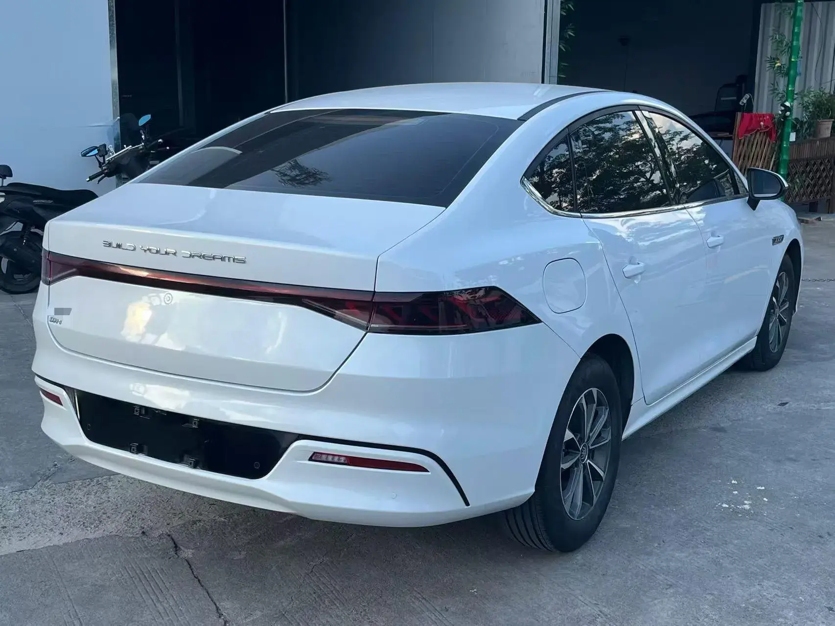 2023 BYD QIN thumbnail 3