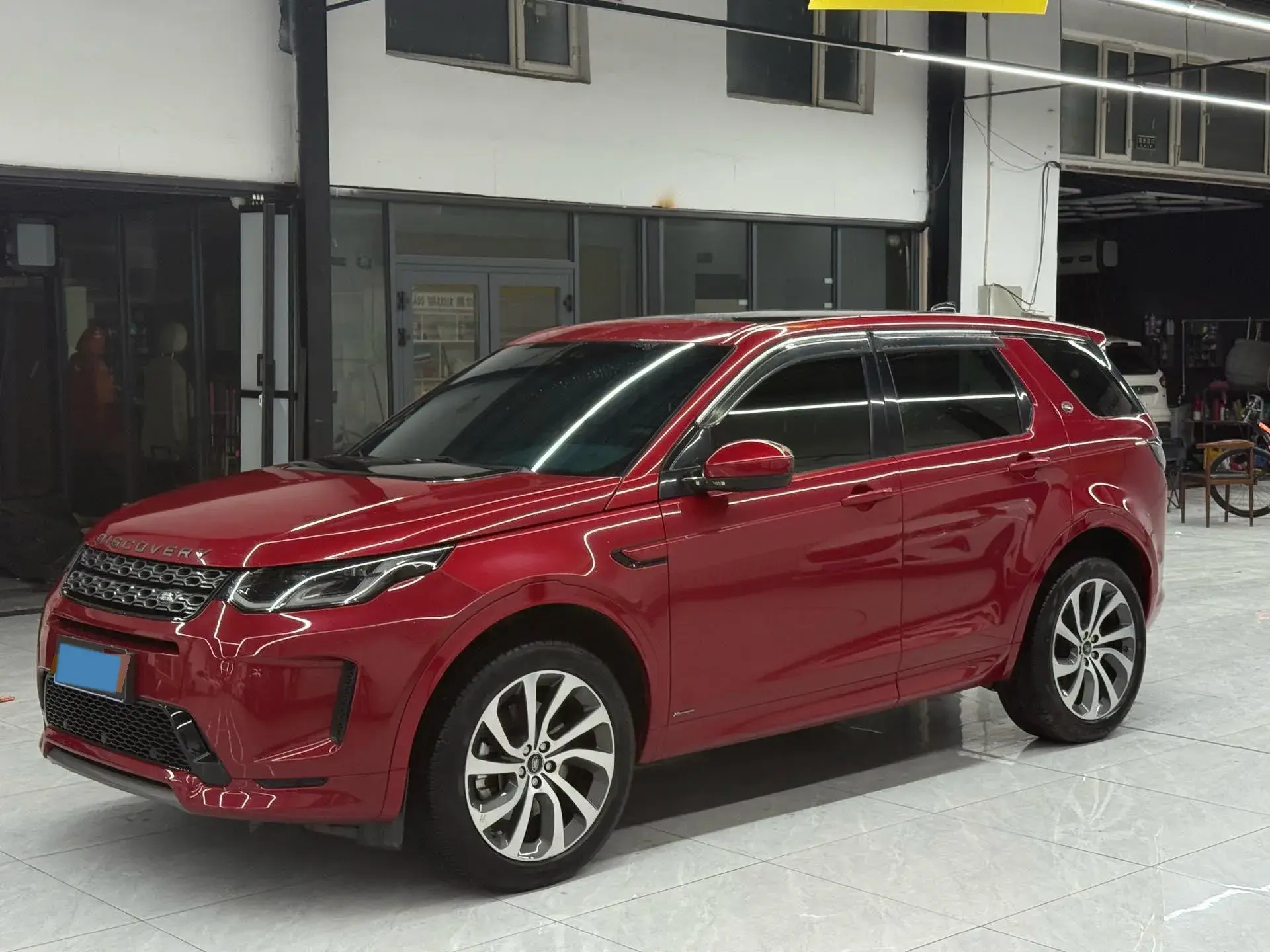 2020 LAND ROVER view 1