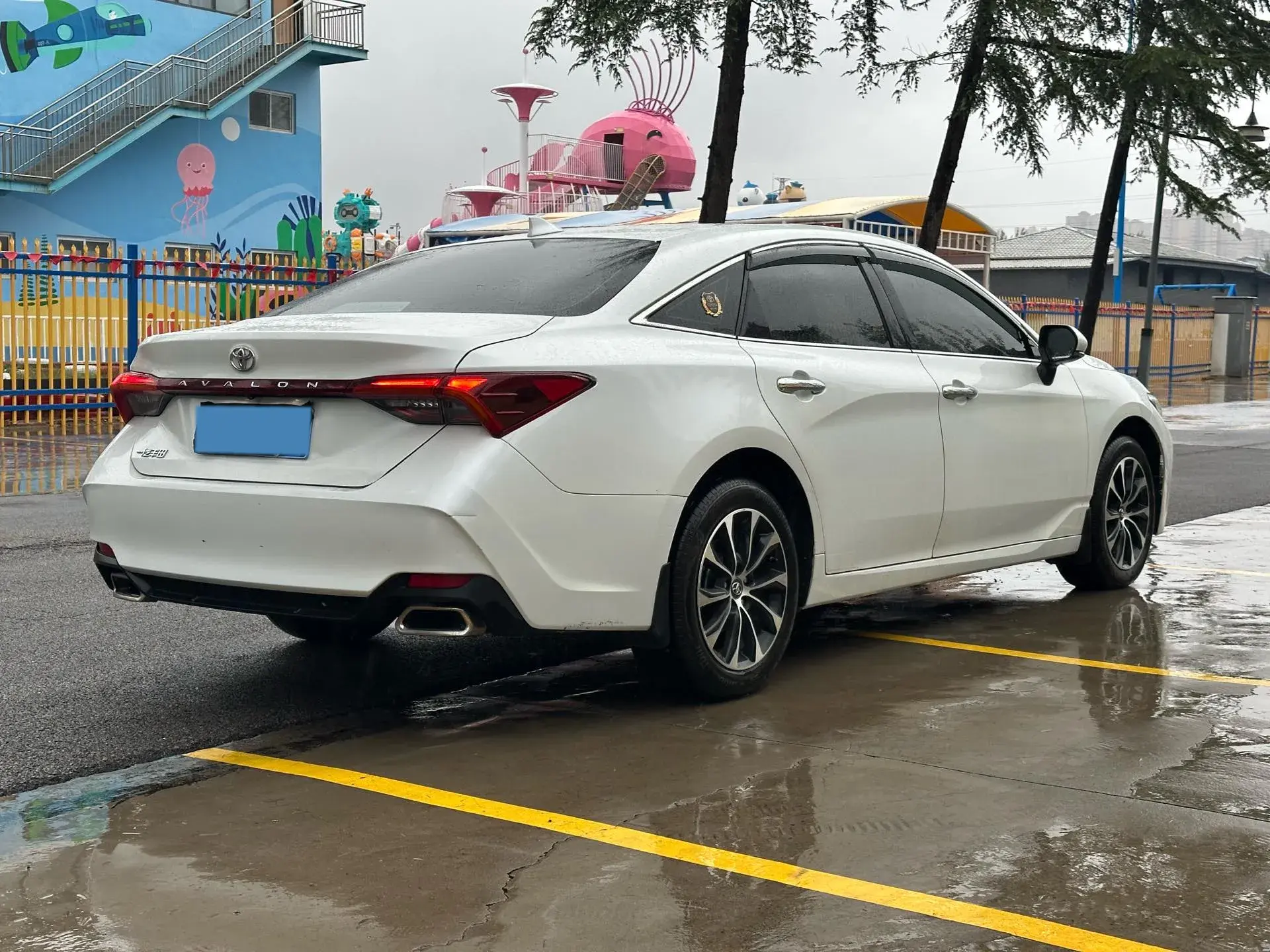 2023 TOYOTA AVALON thumbnail 4