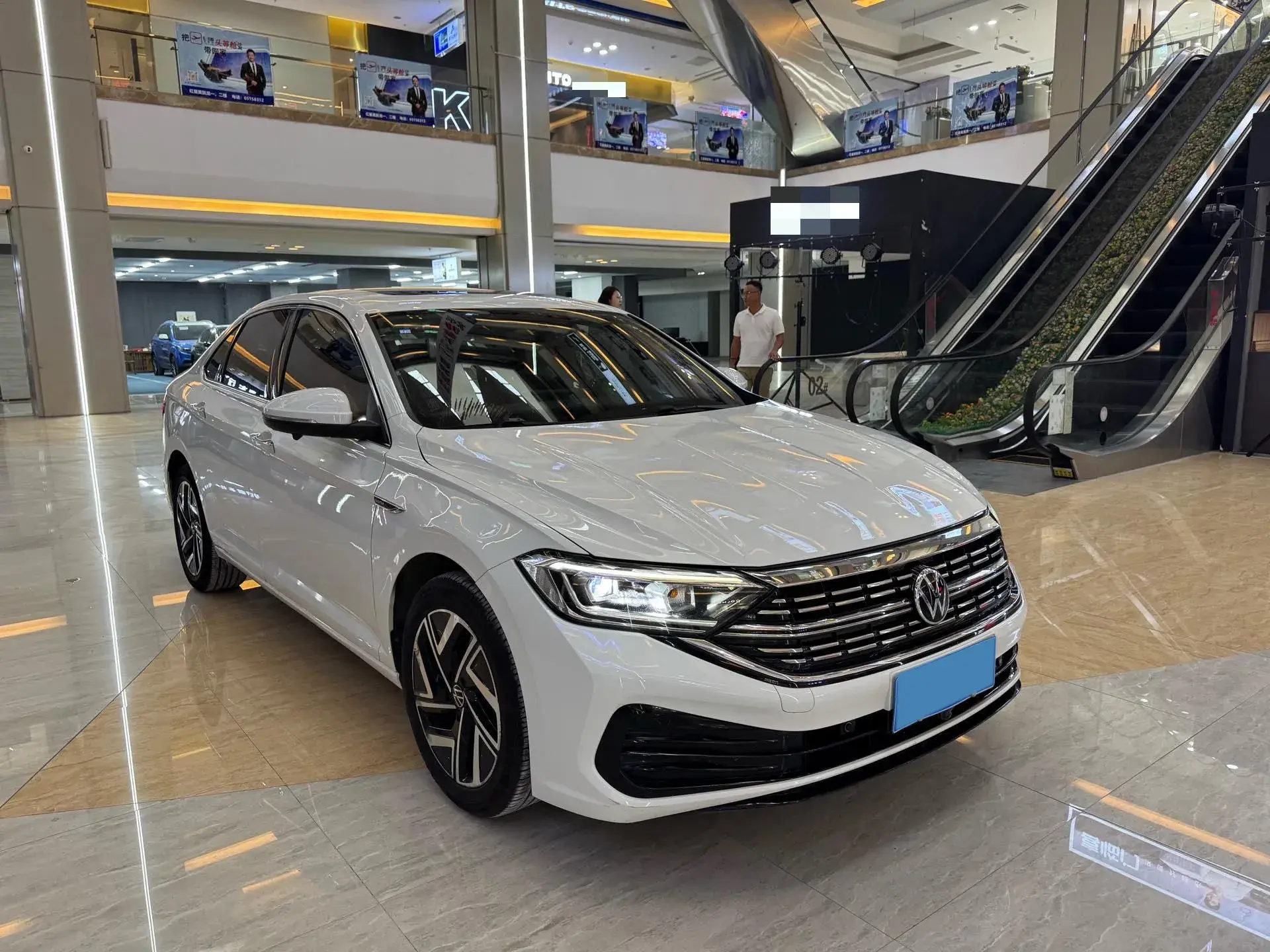 2023 VOLKSWAGEN SAGITAR thumbnail 3