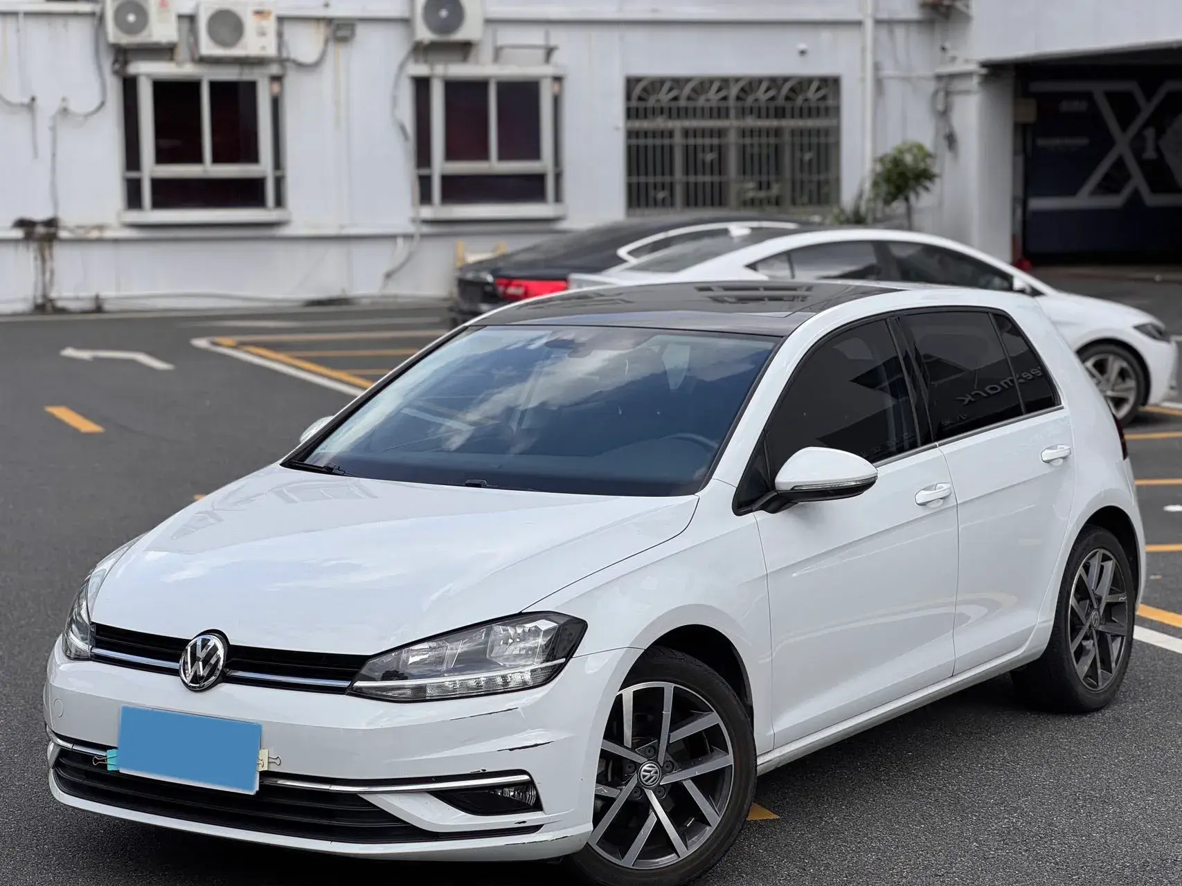 2020 VOLKSWAGEN GOLF view 1