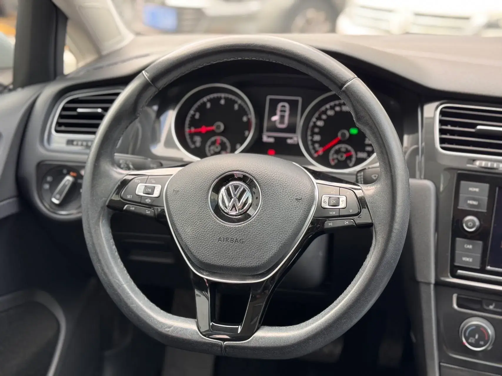 2020 VOLKSWAGEN GOLF thumbnail 3