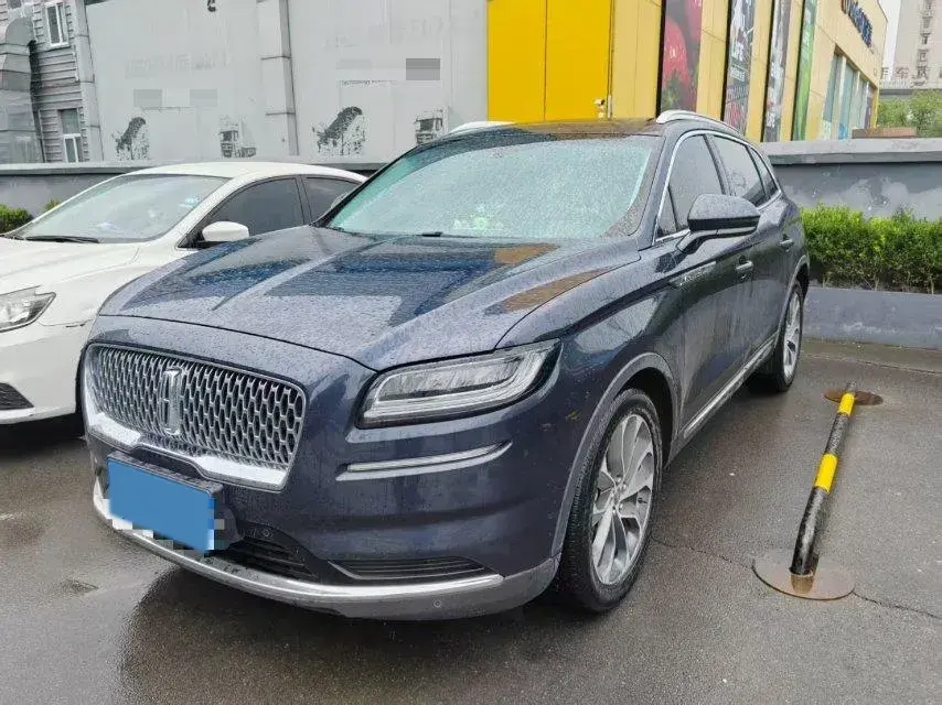 2021 LINCOLN NAUTILUS view 1