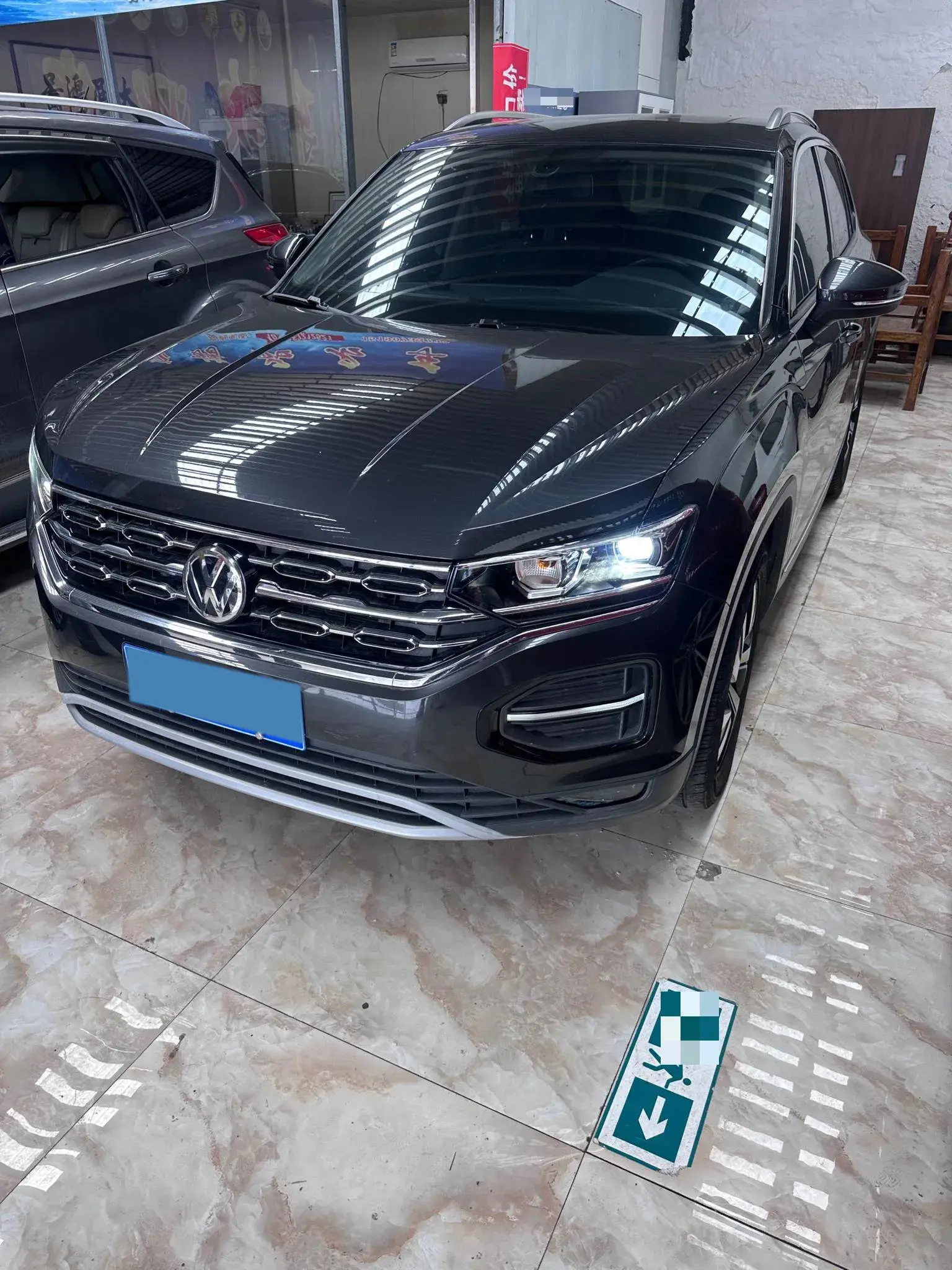 2019 VOLKSWAGEN TAYRON view 1