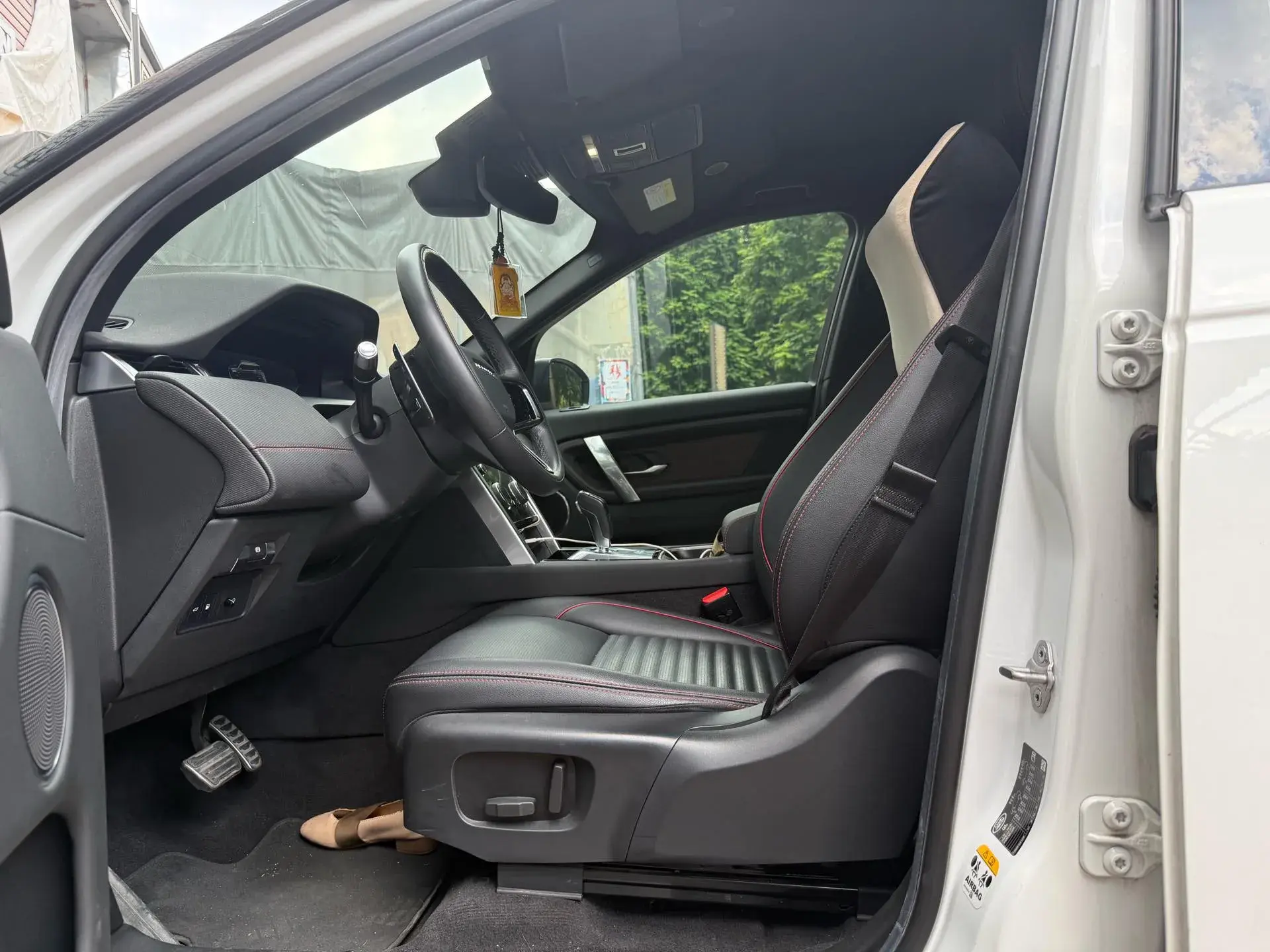 2022 LAND ROVER thumbnail 2