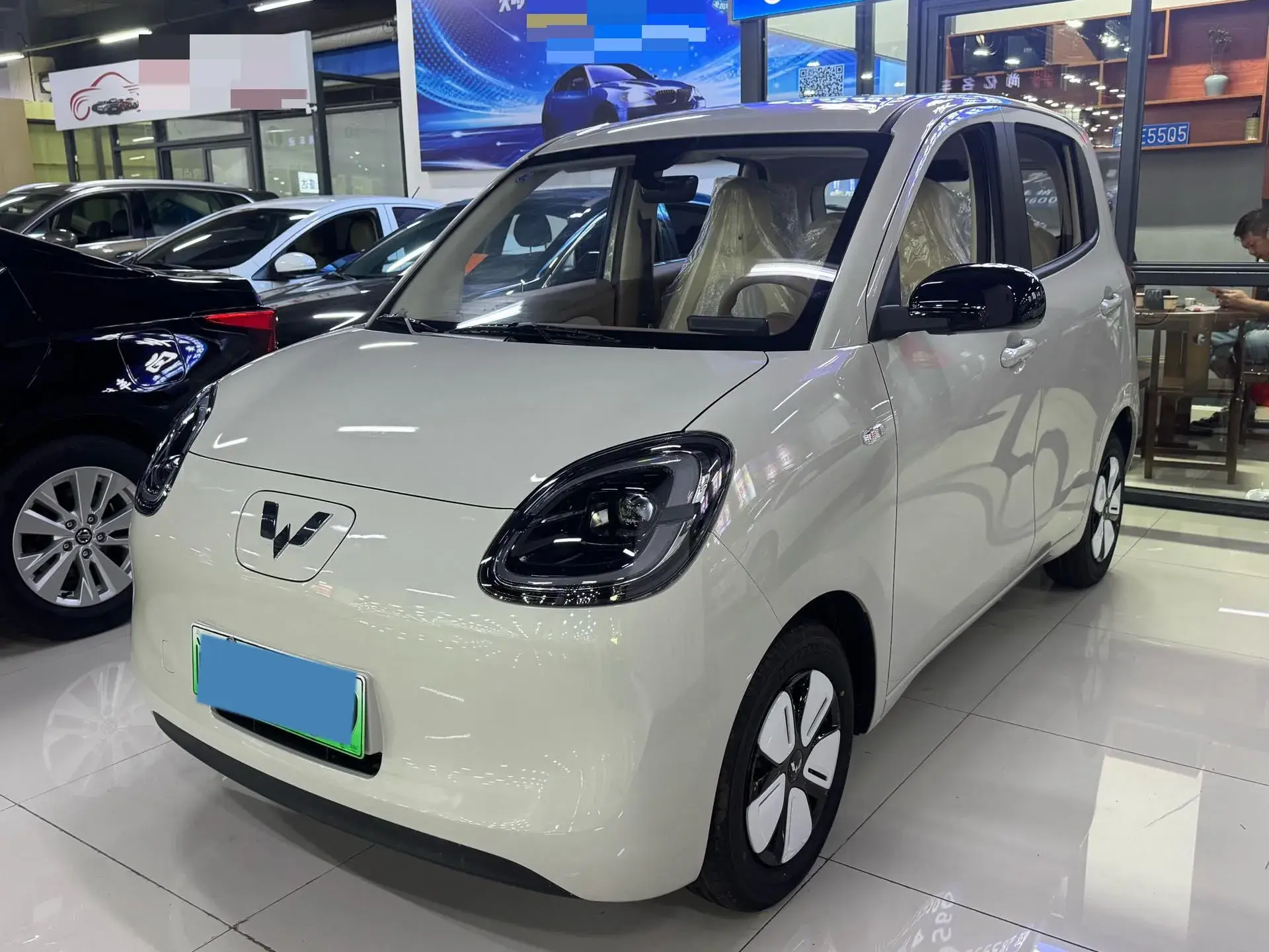 2025 WULING HONGGUANG view 1