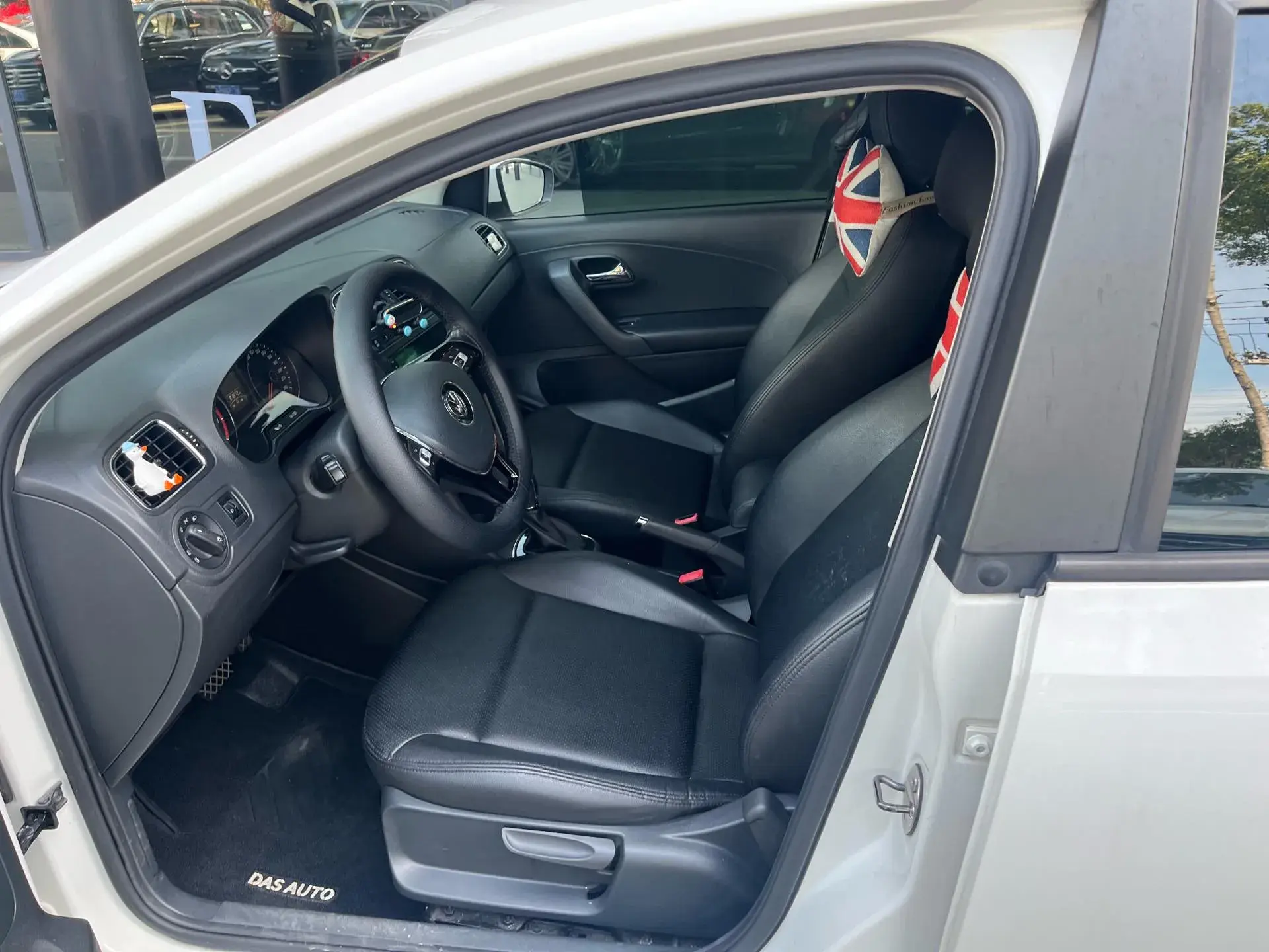 2018 VOLKSWAGEN POLO thumbnail 3