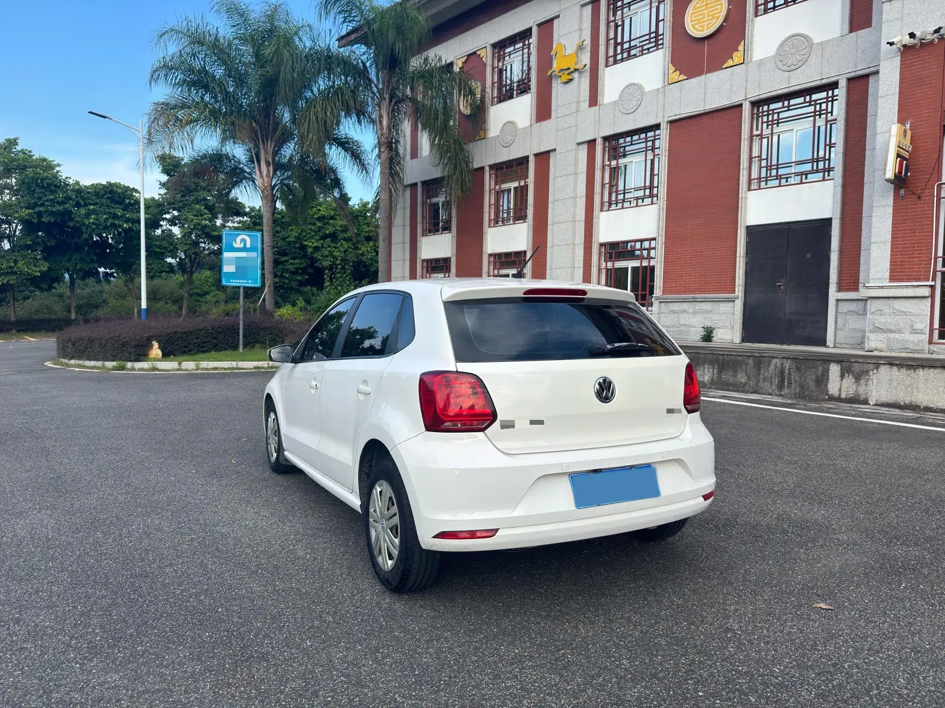 2016 VOLKSWAGEN POLO thumbnail 4