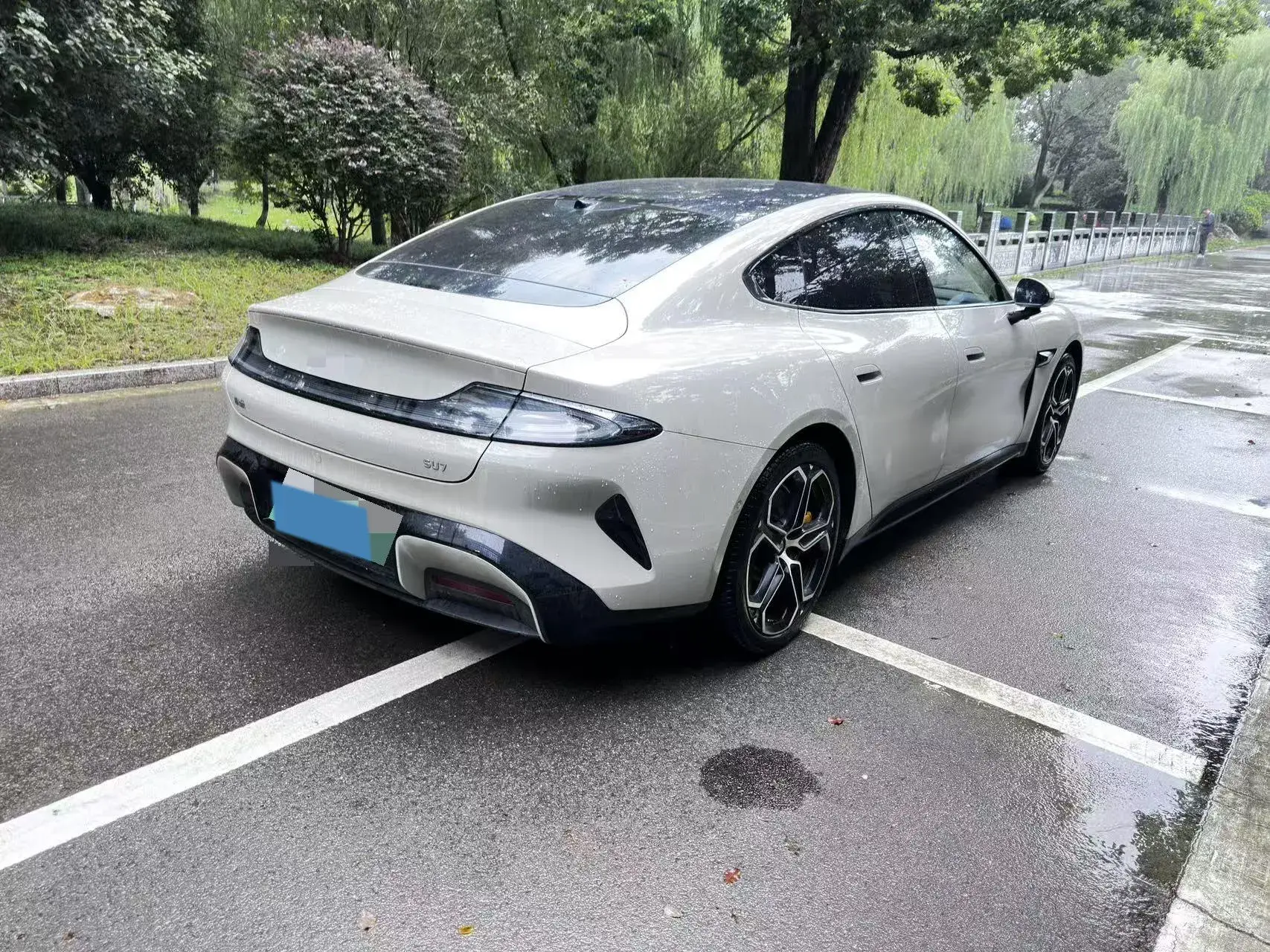 2024 MI SU7 thumbnail 3