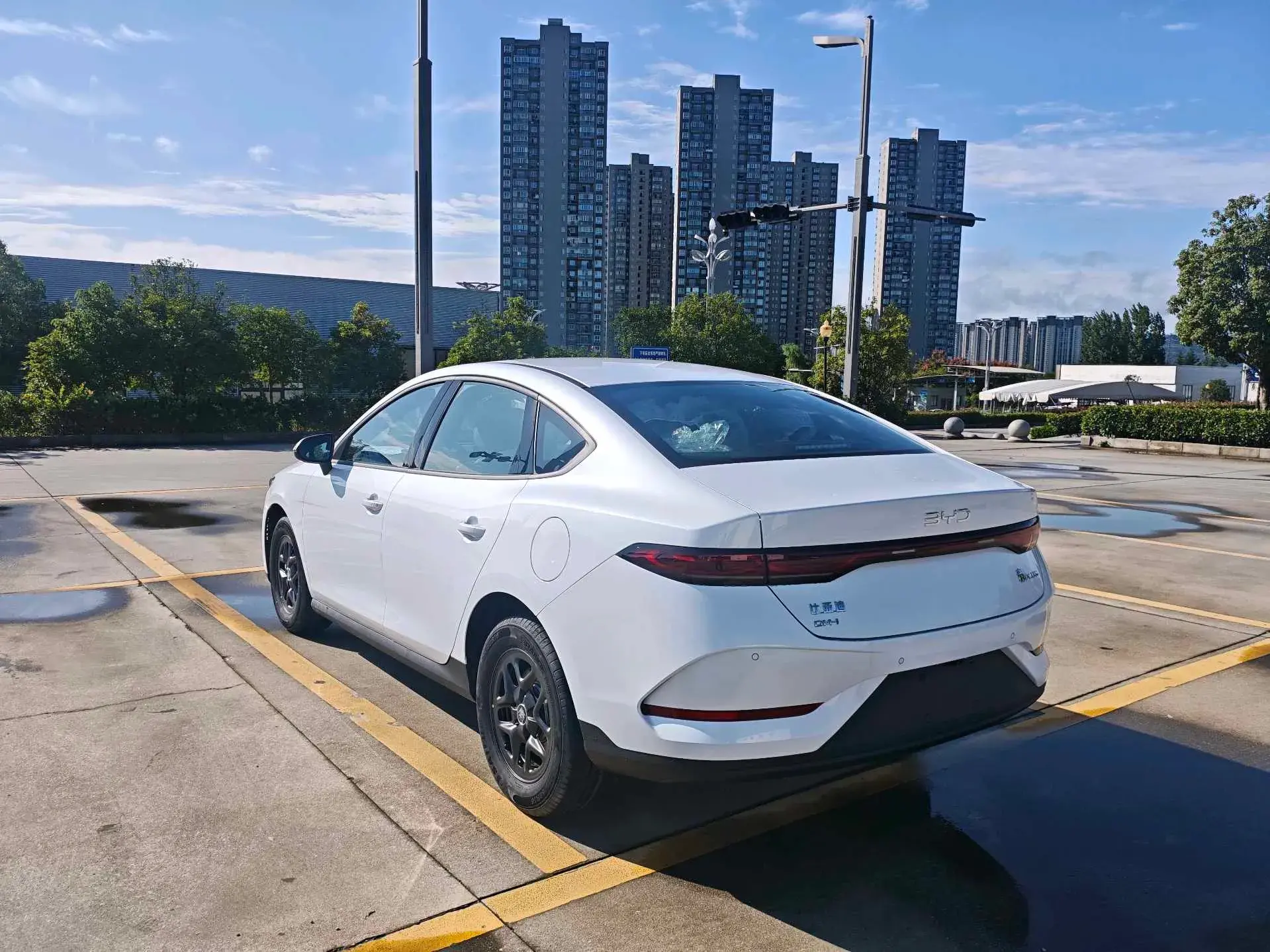 2025 BYD QIN thumbnail 4