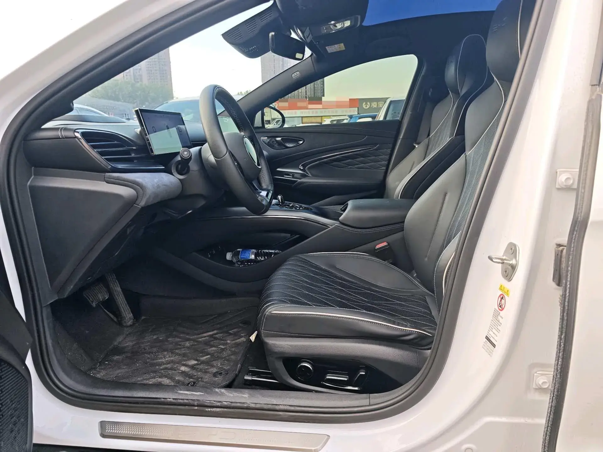 2023 BYD SEAL thumbnail 4