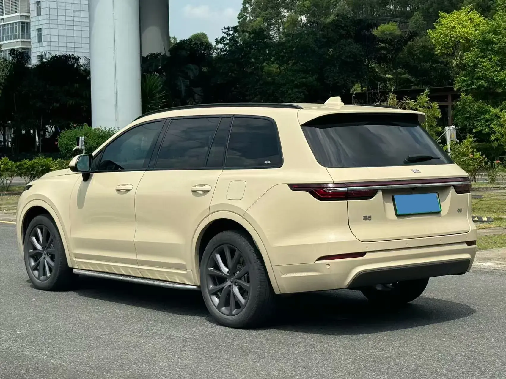 2020 LI ONE thumbnail 4