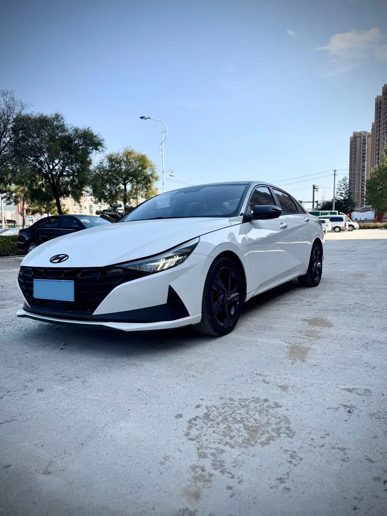2022 HYUNDAI ELANTRA view 1
