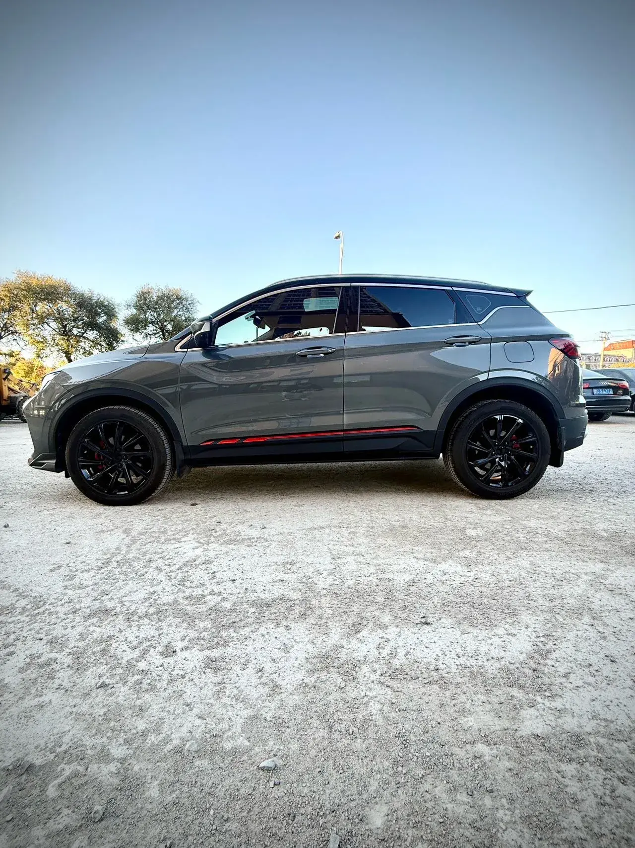 2021 GEELY COOLRAY thumbnail 3