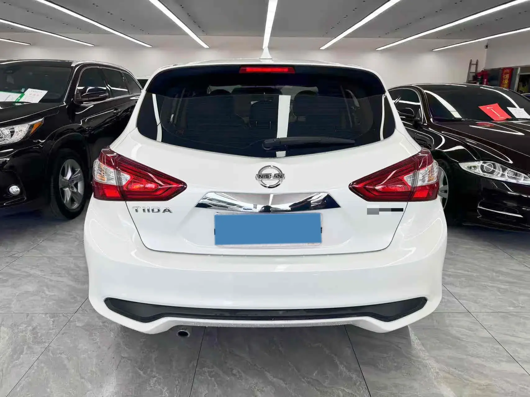 2021 NISSAN TIIDA thumbnail 4