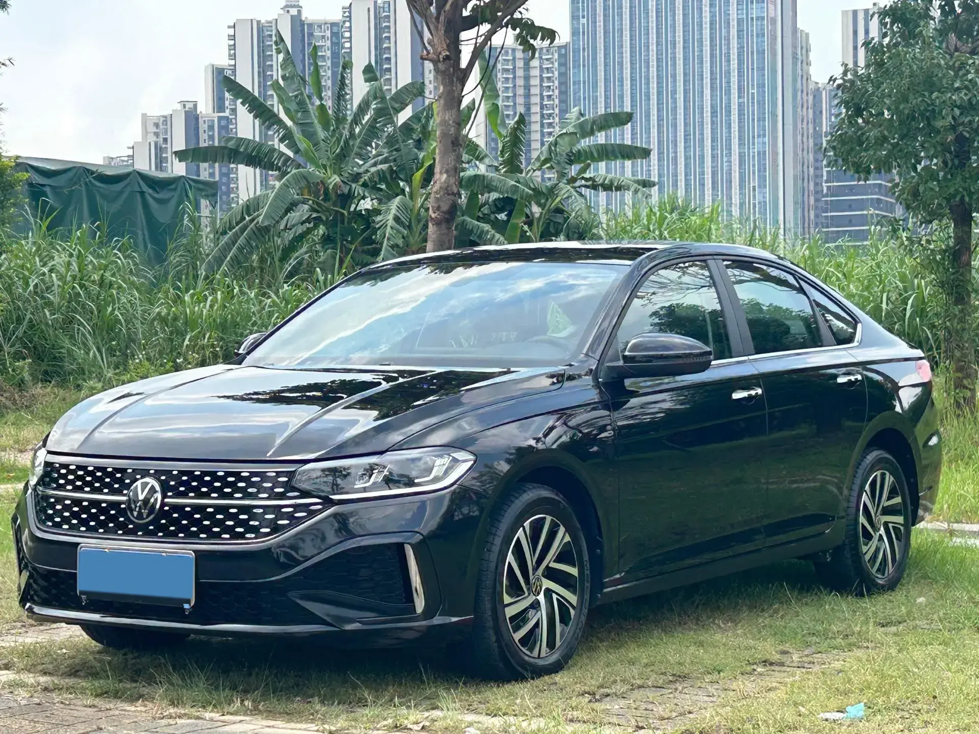 2024 VOLKSWAGEN LAVIDA view 1