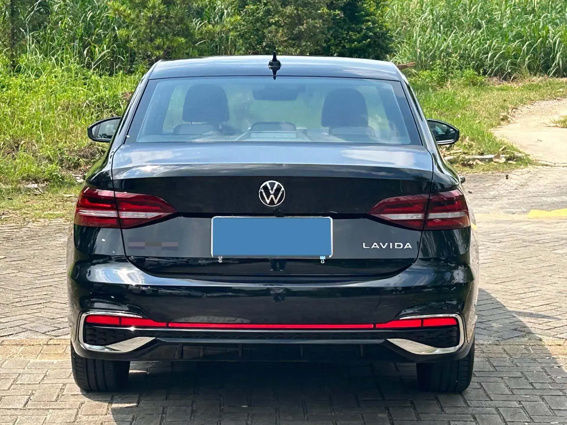 2024 VOLKSWAGEN LAVIDA thumbnail 3