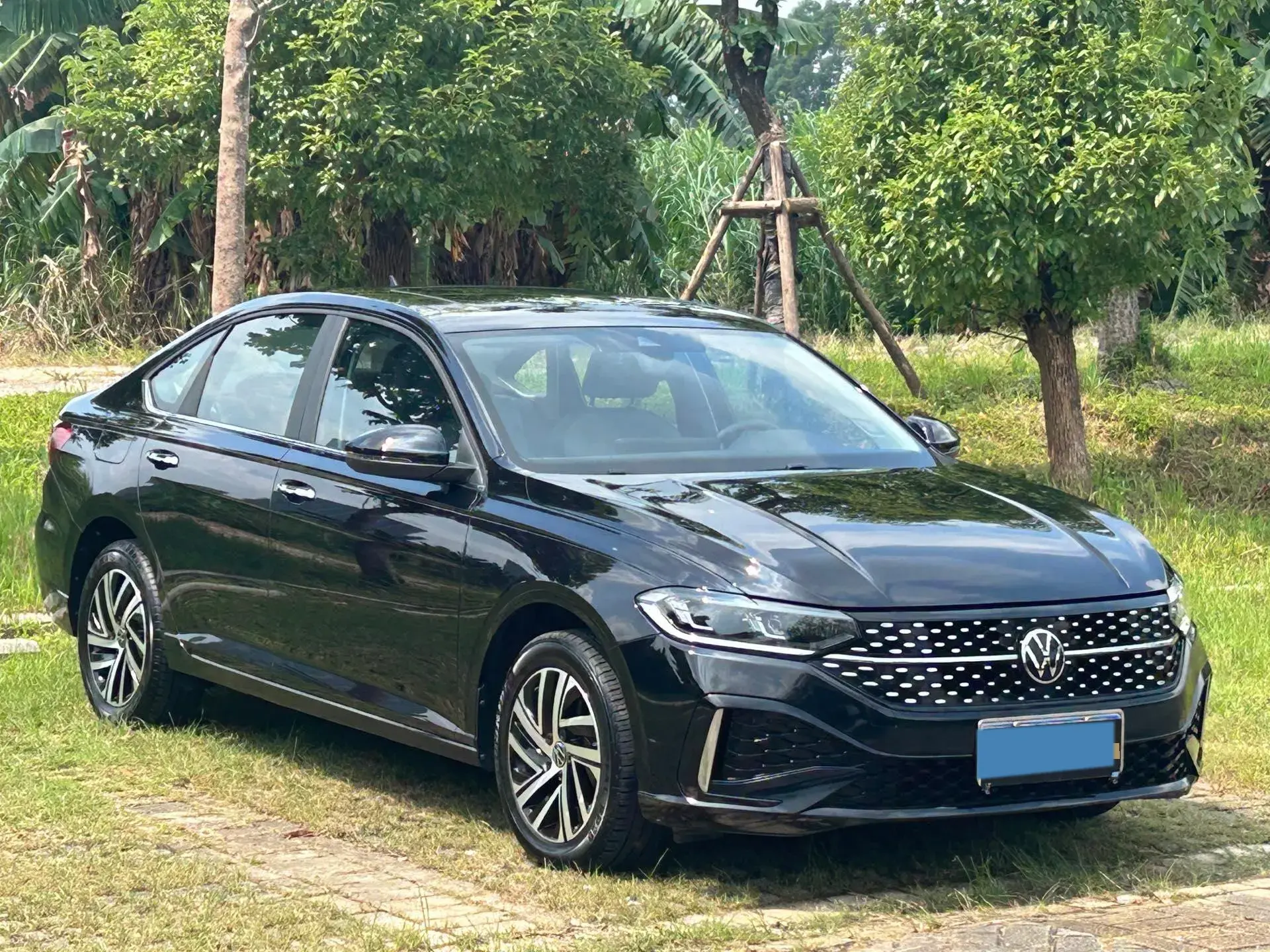 2024 VOLKSWAGEN LAVIDA thumbnail 4